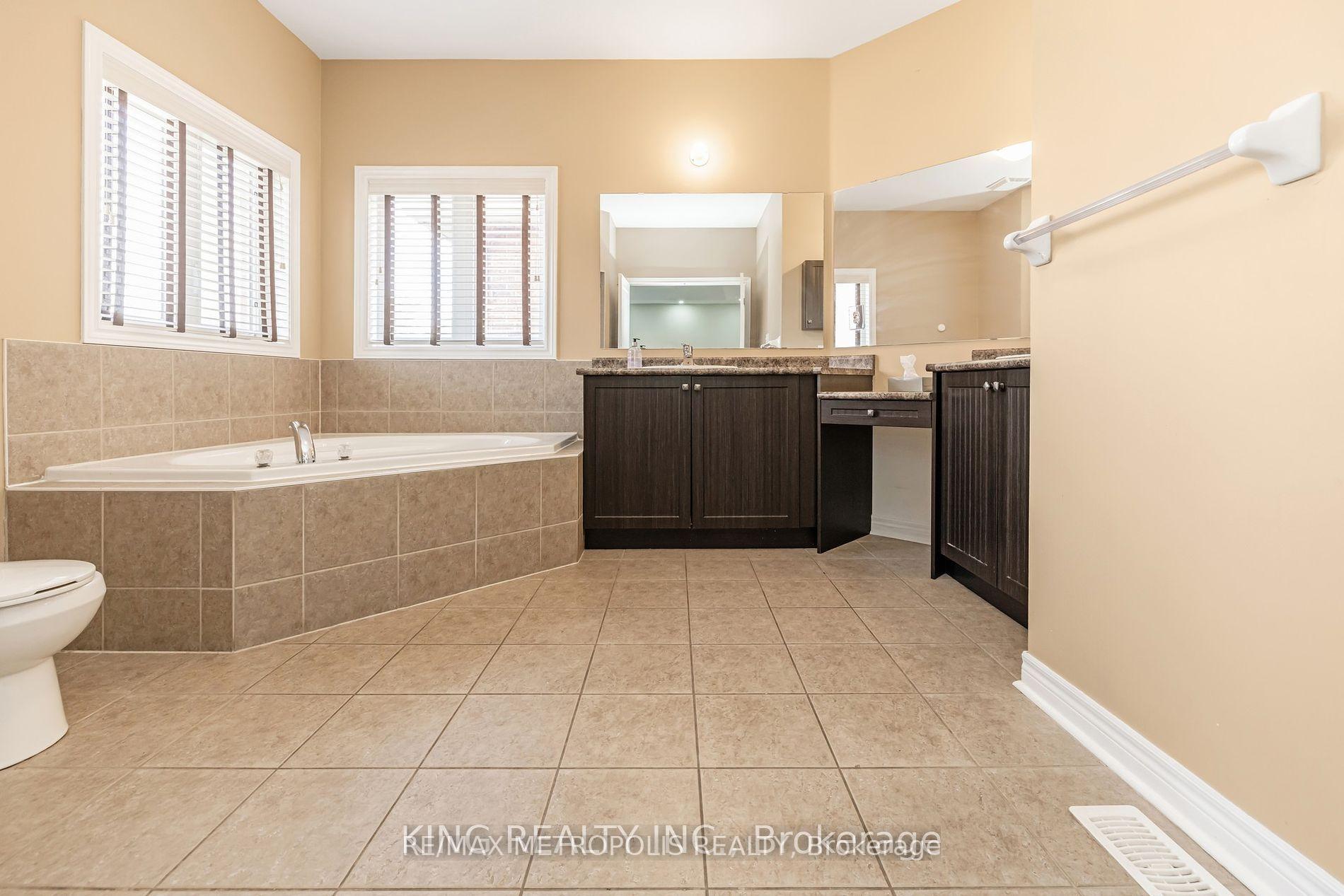 Photo 25 of Unit Main, 8 Overglen Court, Brampton, Credit Valley — HOMEH