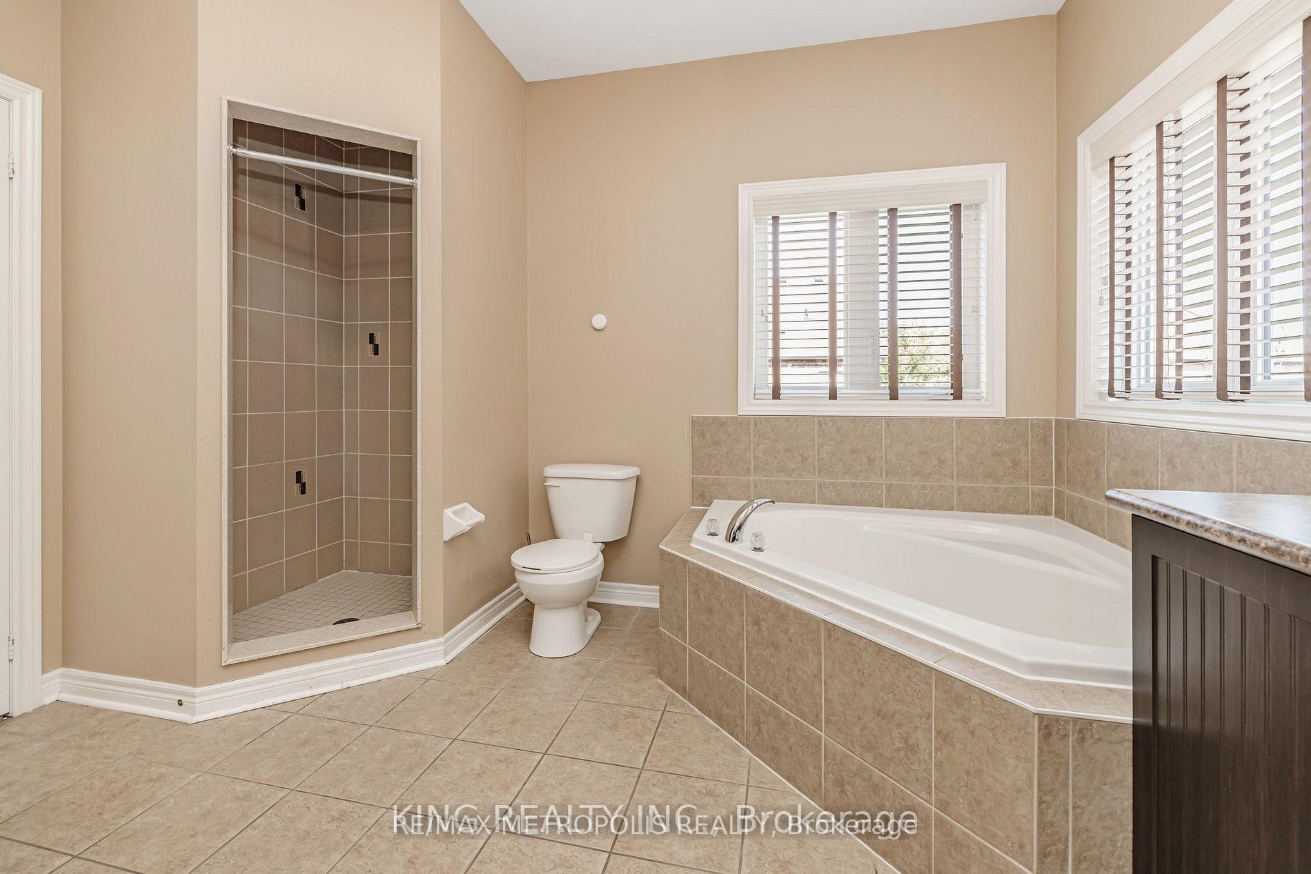 Photo 27 of Unit Main, 8 Overglen Court, Brampton, Credit Valley — HOMEH