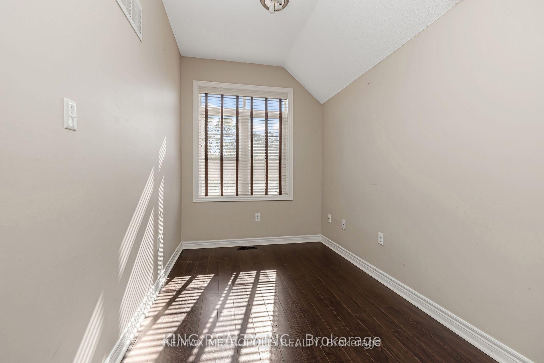 Photo 33 of Unit Main, 8 Overglen Court, Brampton, Credit Valley — HOMEH