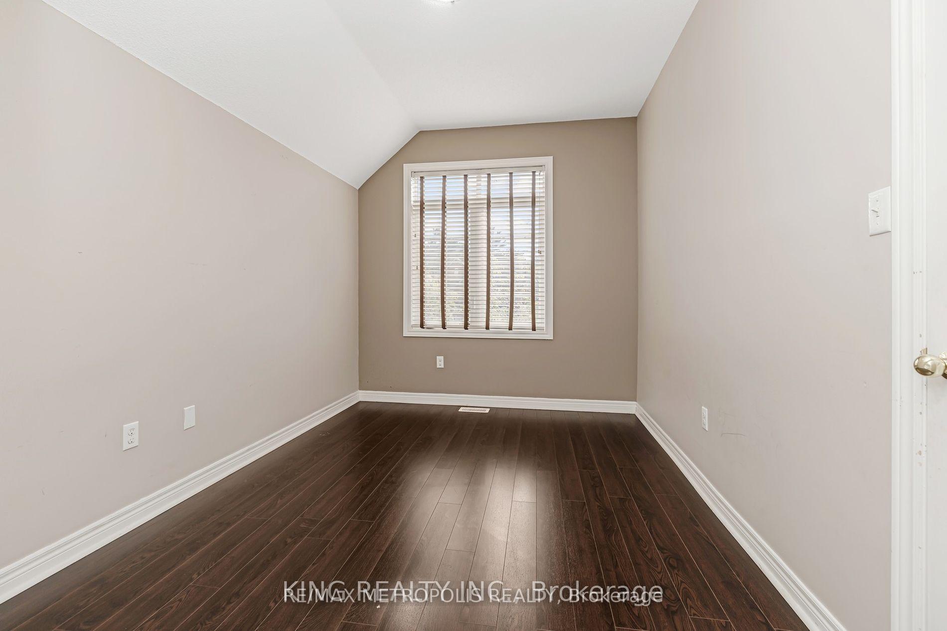 Photo 31 of Unit Main, 8 Overglen Court, Brampton, Credit Valley — HOMEH