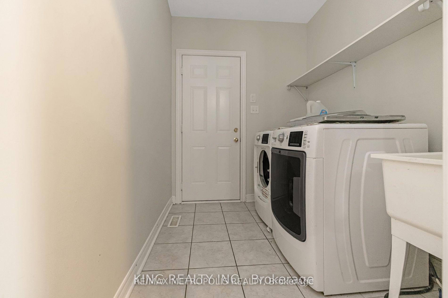 Photo 37 of Unit Main, 8 Overglen Court, Brampton, Credit Valley — HOMEH