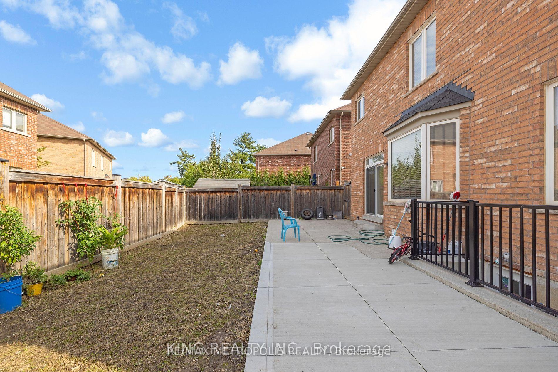 Photo 39 of Unit Main, 8 Overglen Court, Brampton, Credit Valley — HOMEH