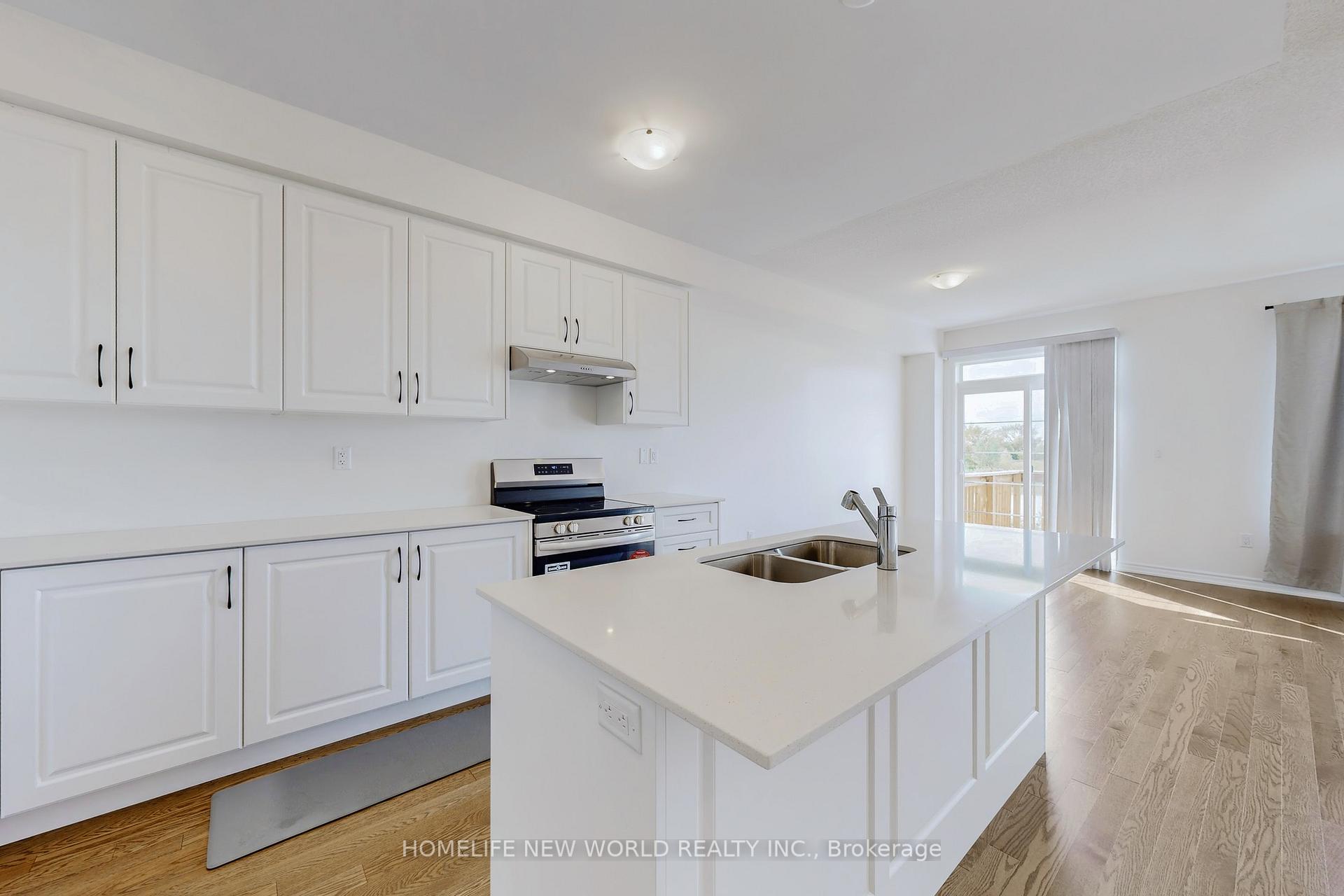 Photo 15 of 18 Velvet Drive, Whitby, Rural Whitby — HOMEH