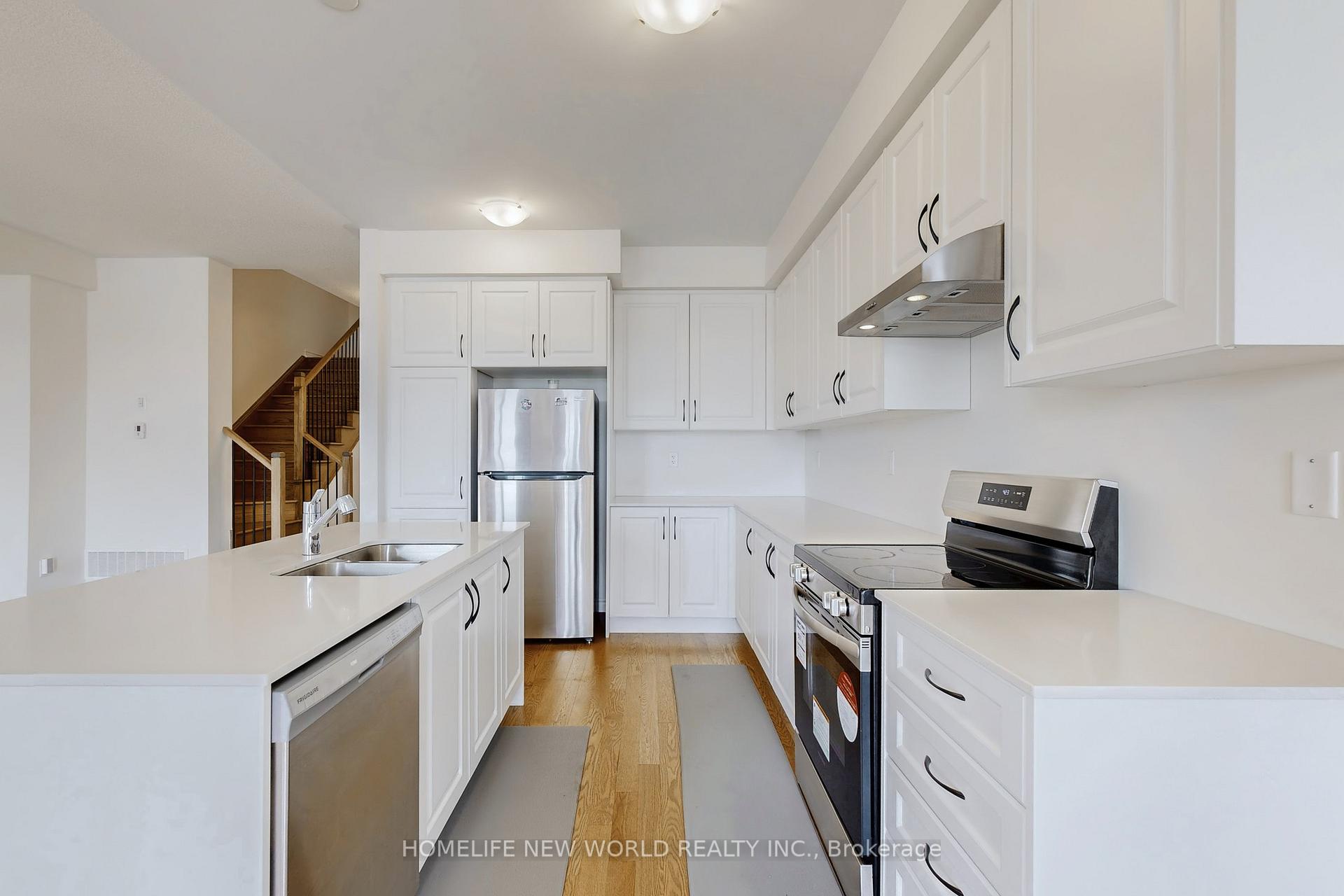 Photo 8 of 18 Velvet Drive, Whitby, Rural Whitby — HOMEH