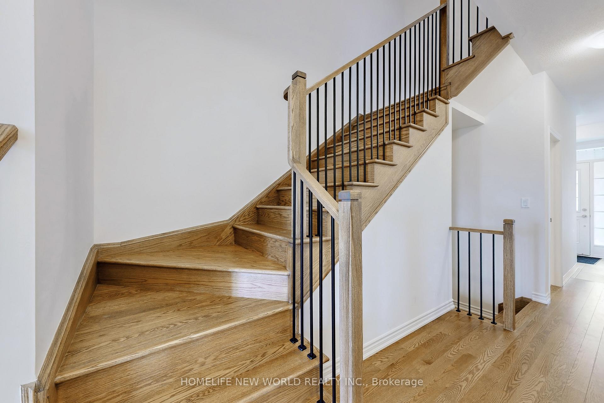 Photo 16 of 18 Velvet Drive, Whitby, Rural Whitby — HOMEH