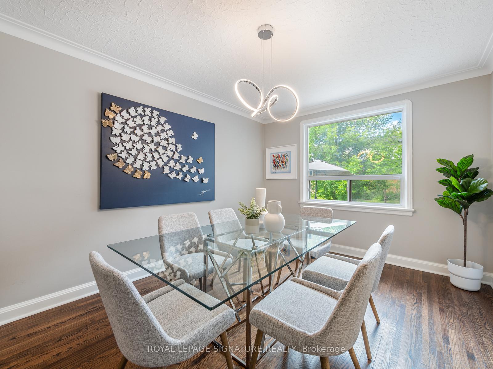 Photo 3 of 31 Brookview Drive, Toronto, Englemount-Lawrence — HOMEH