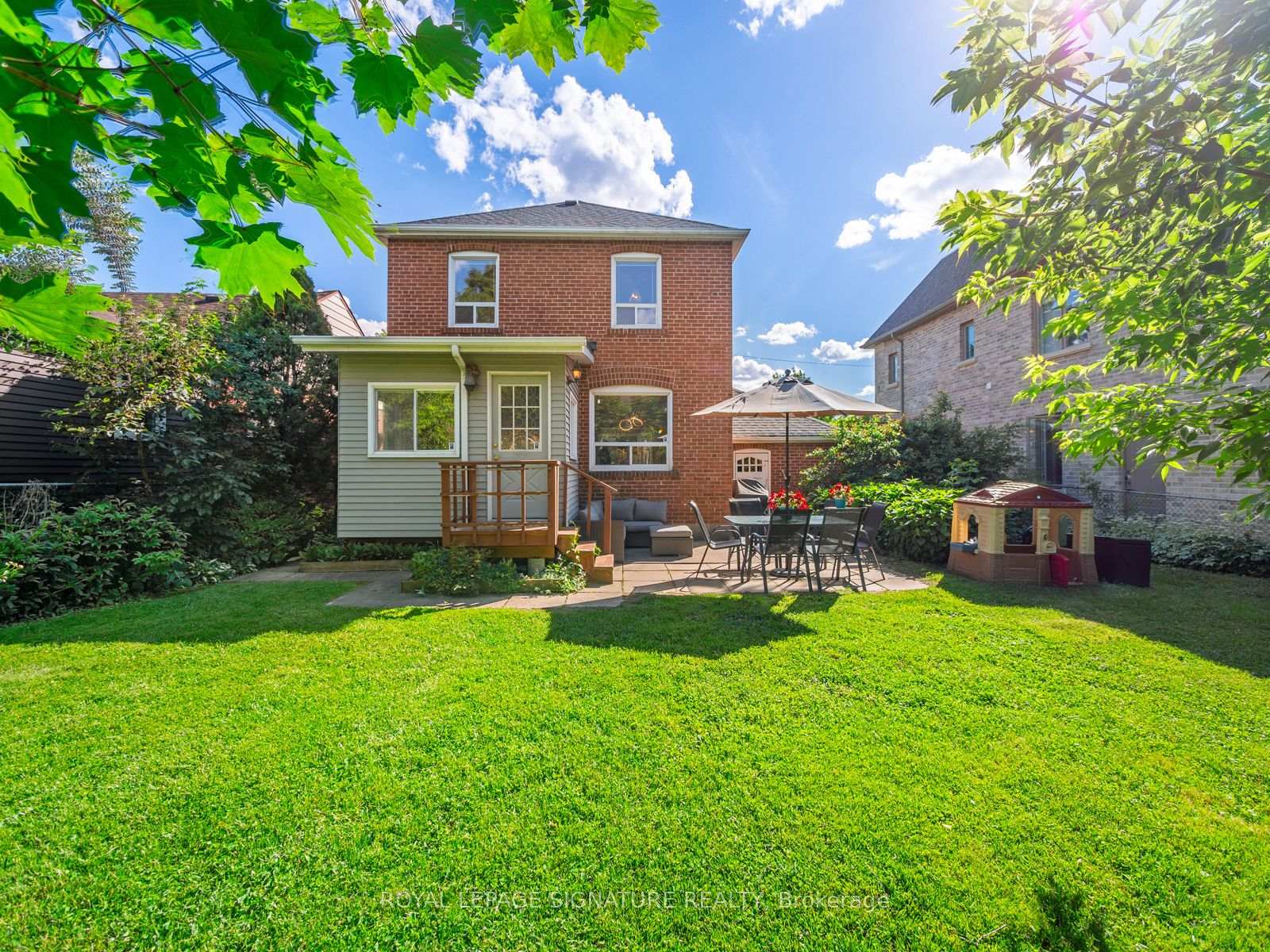 Photo 19 of 31 Brookview Drive, Toronto, Englemount-Lawrence — HOMEH