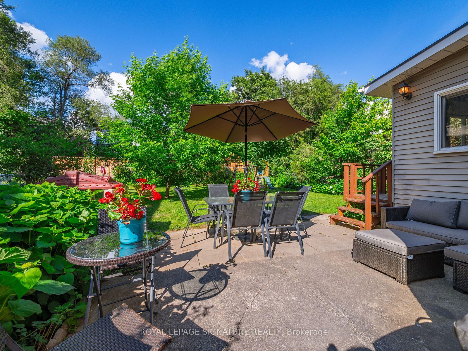 Photo 17 of 31 Brookview Drive, Toronto, Englemount-Lawrence — HOMEH
