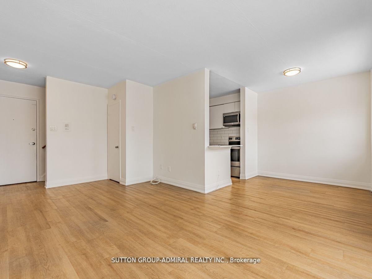 Photo 2 of Unit 14, 20 Clement Road, Etobicoke, Willowridge-Martingrove-Richview — HOMEH