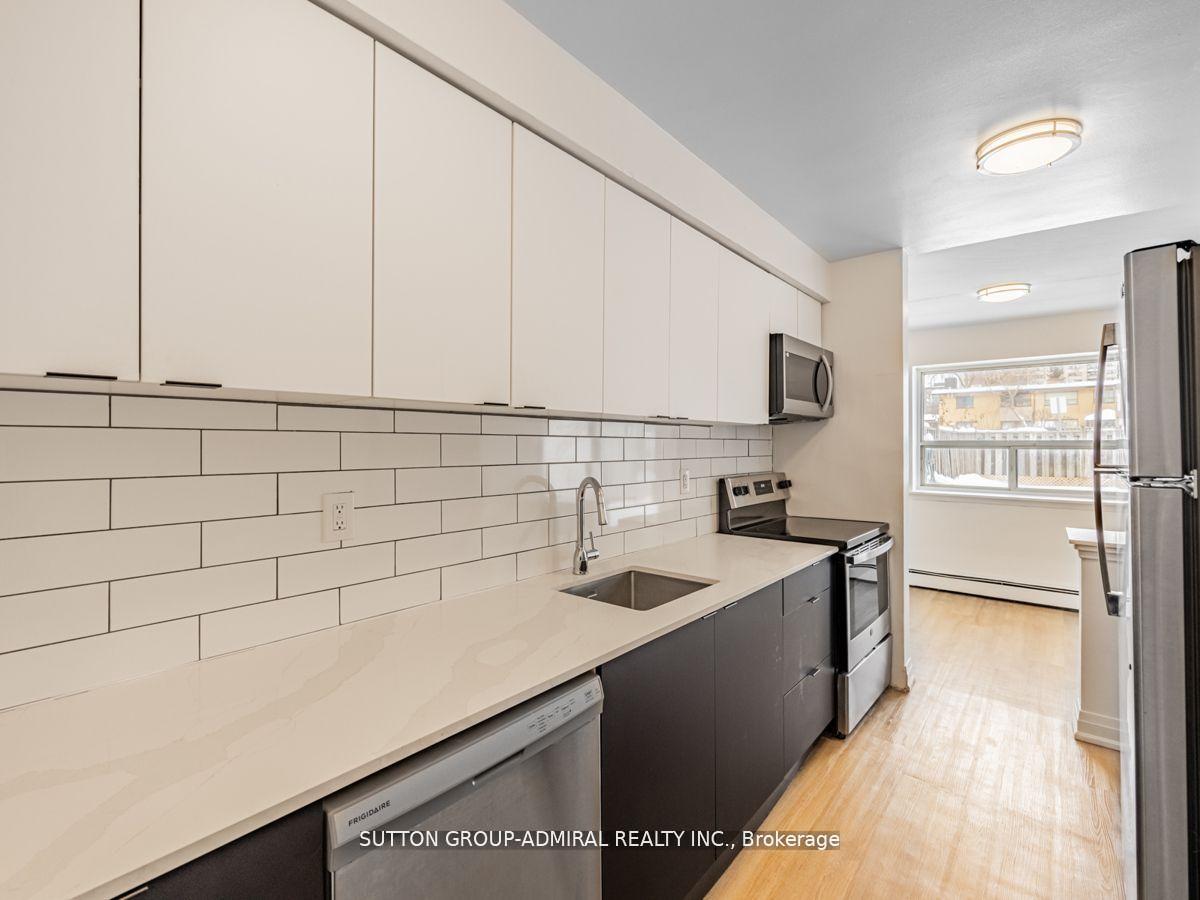 Photo 6 of Unit 14, 20 Clement Road, Etobicoke, Willowridge-Martingrove-Richview — HOMEH