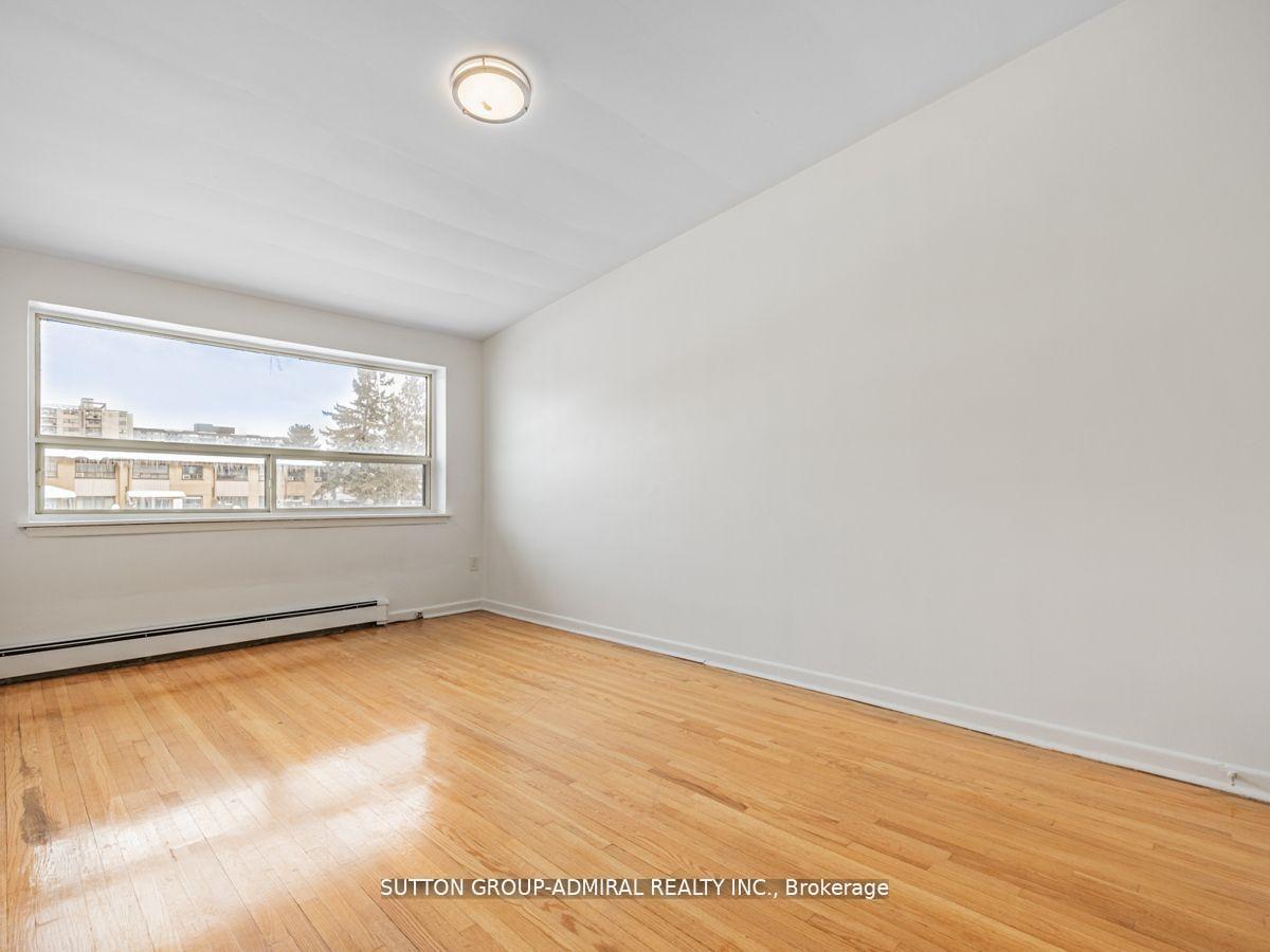 Photo 13 of Unit 14, 20 Clement Road, Etobicoke, Willowridge-Martingrove-Richview — HOMEH