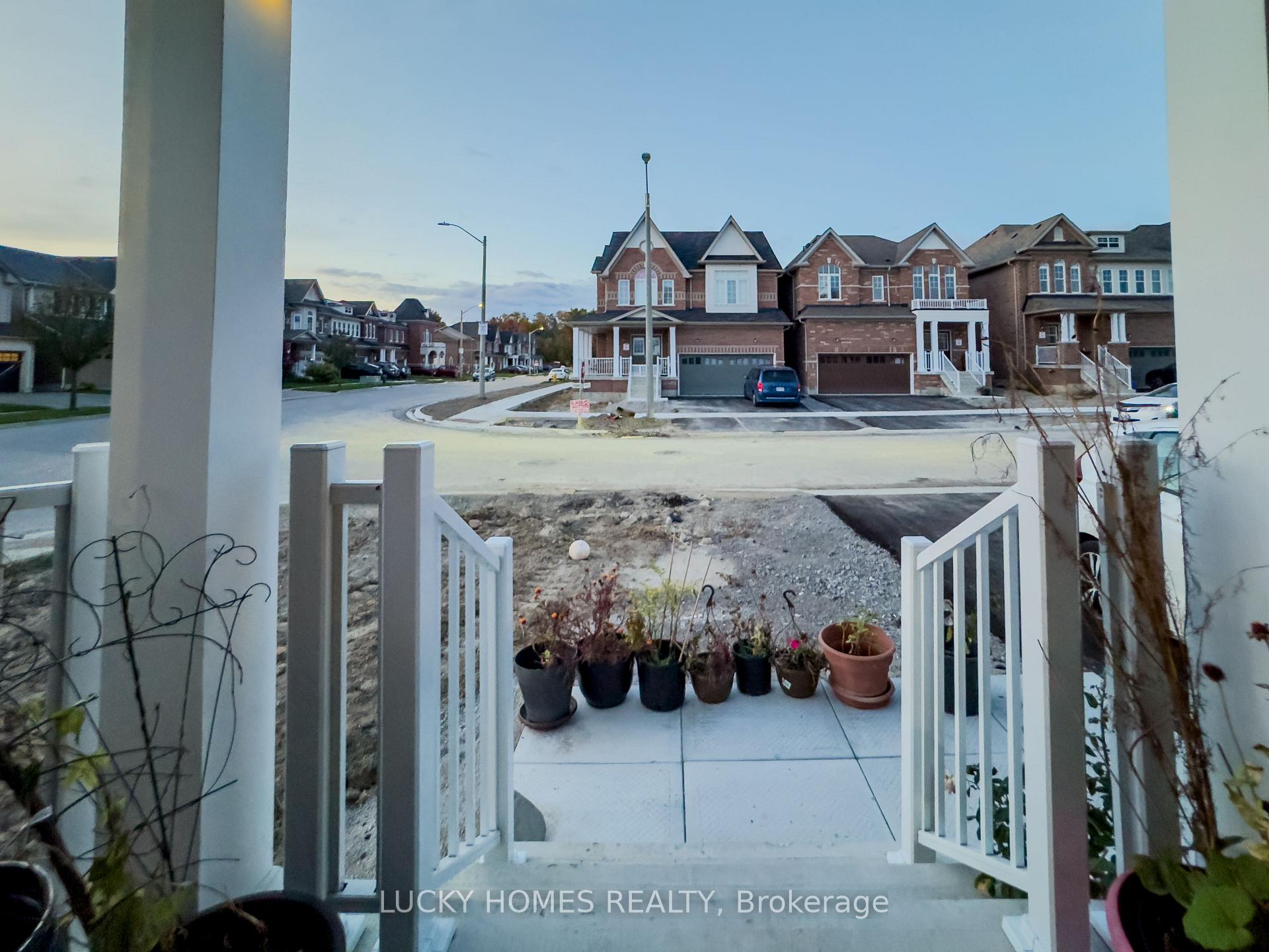 Photo 8 of 1214 Drinkle Crescent, Oshawa, Eastdale — HOMEH