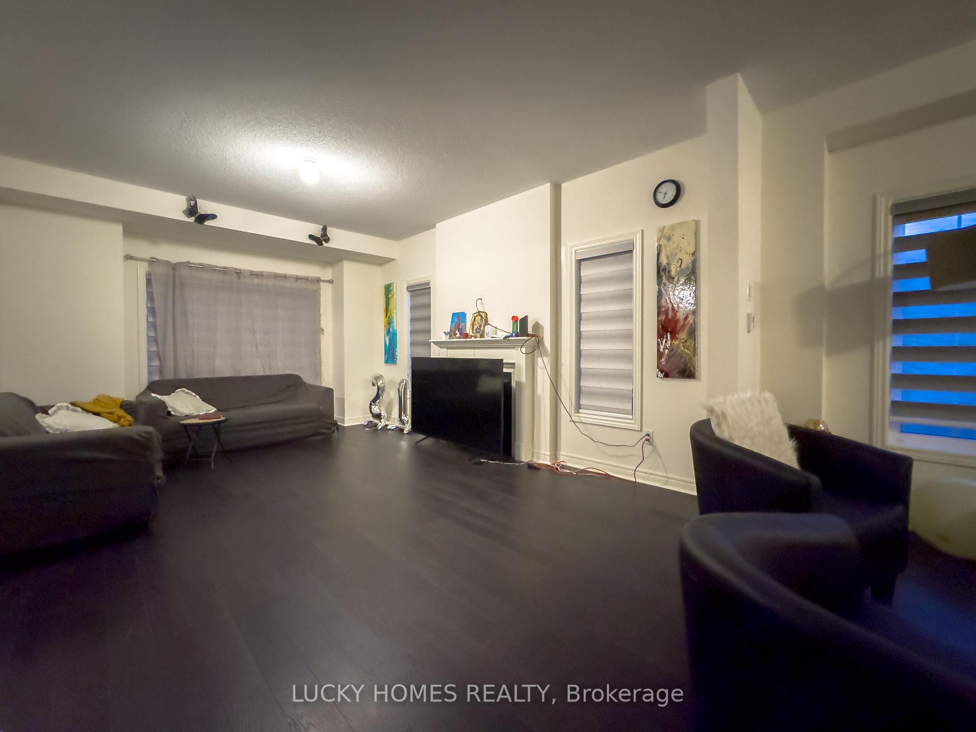 Photo 4 of 1214 Drinkle Crescent, Oshawa, Eastdale — HOMEH