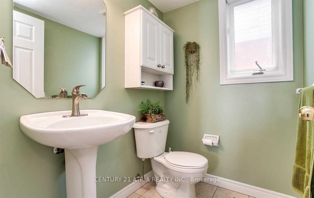 Photo 11 of Unit Main, 1454 Clearbrook Drive, Oshawa, Taunton — HOMEH