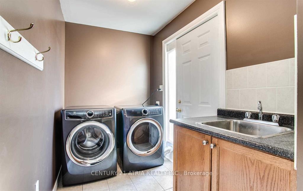 Photo 13 of Unit Main, 1454 Clearbrook Drive, Oshawa, Taunton — HOMEH