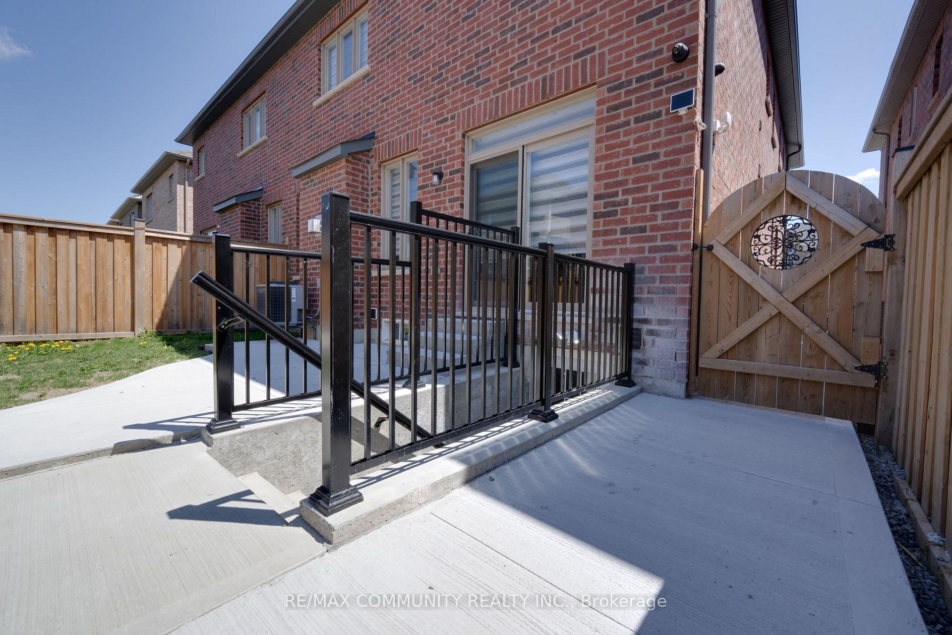 Photo 16 of Unit Bsmt, 83 Folgate Crescent, Brampton, Sandringham-Wellington North — HOMEH