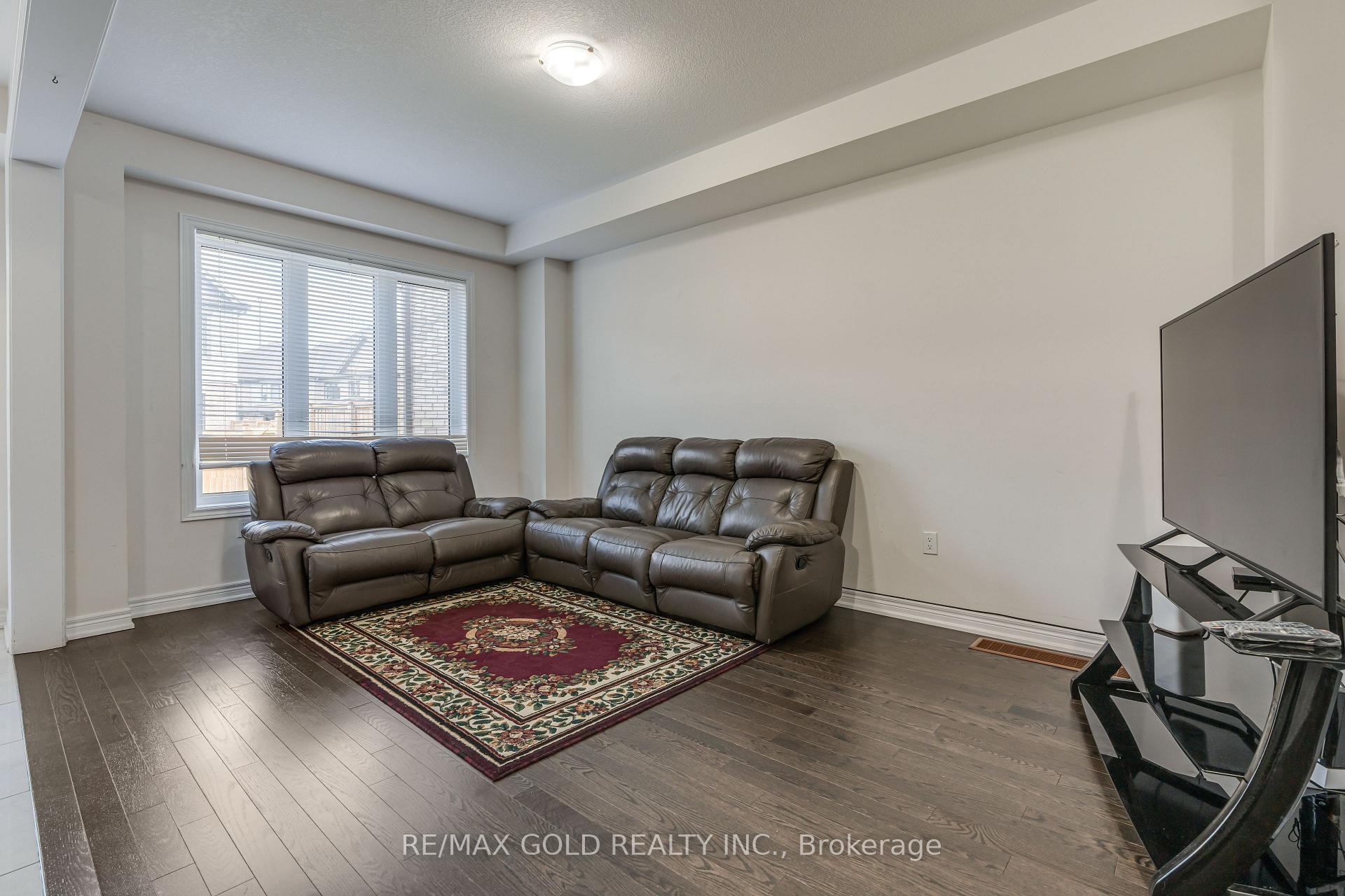 Photo 8 of Unit 95, 166 Deerpath Drive SE, Guelph, Willow West/Sugarbush/West Acres — HOMEH