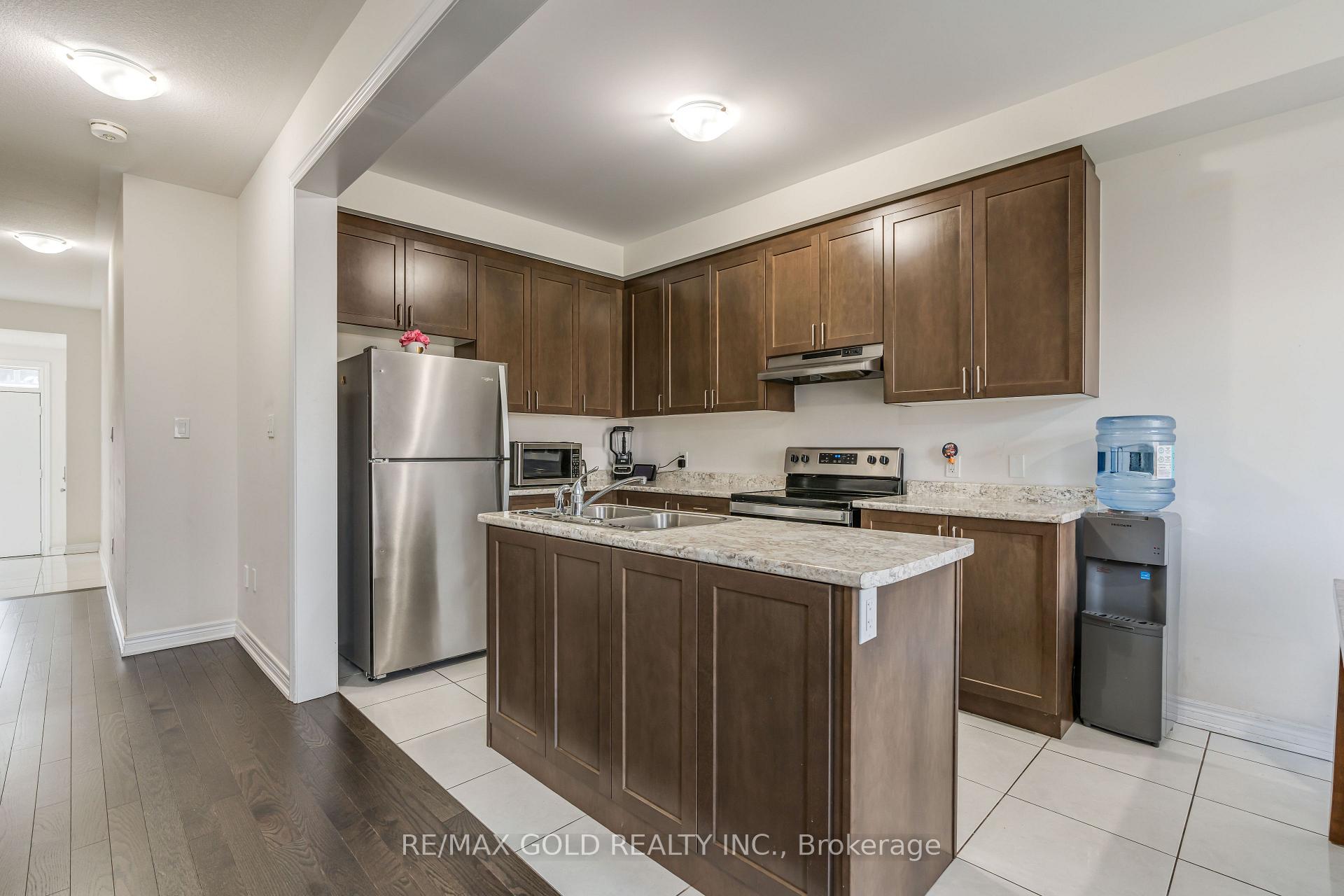 Photo 12 of Unit 95, 166 Deerpath Drive SE, Guelph, Willow West/Sugarbush/West Acres — HOMEH