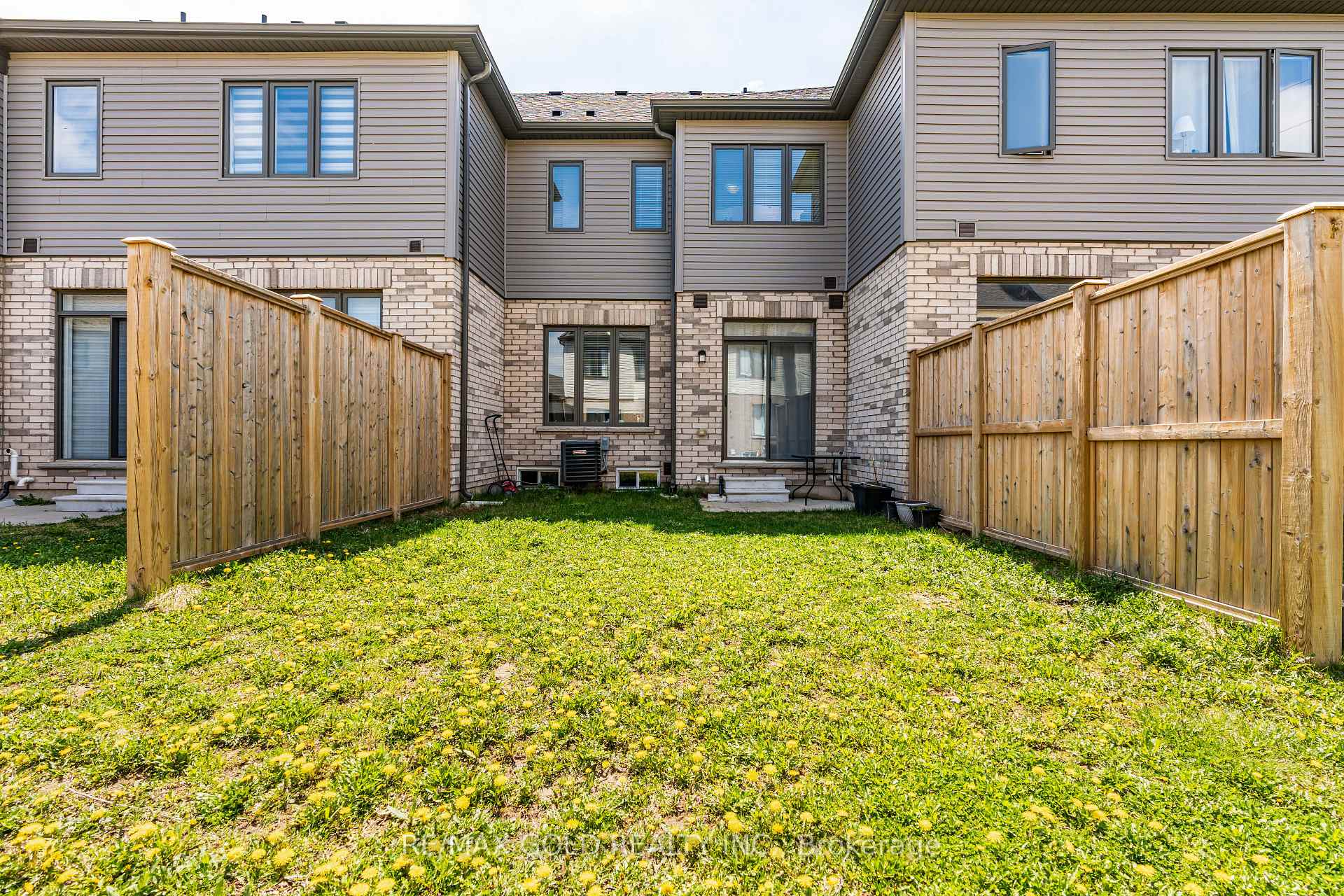 Photo 32 of Unit 95, 166 Deerpath Drive SE, Guelph, Willow West/Sugarbush/West Acres — HOMEH