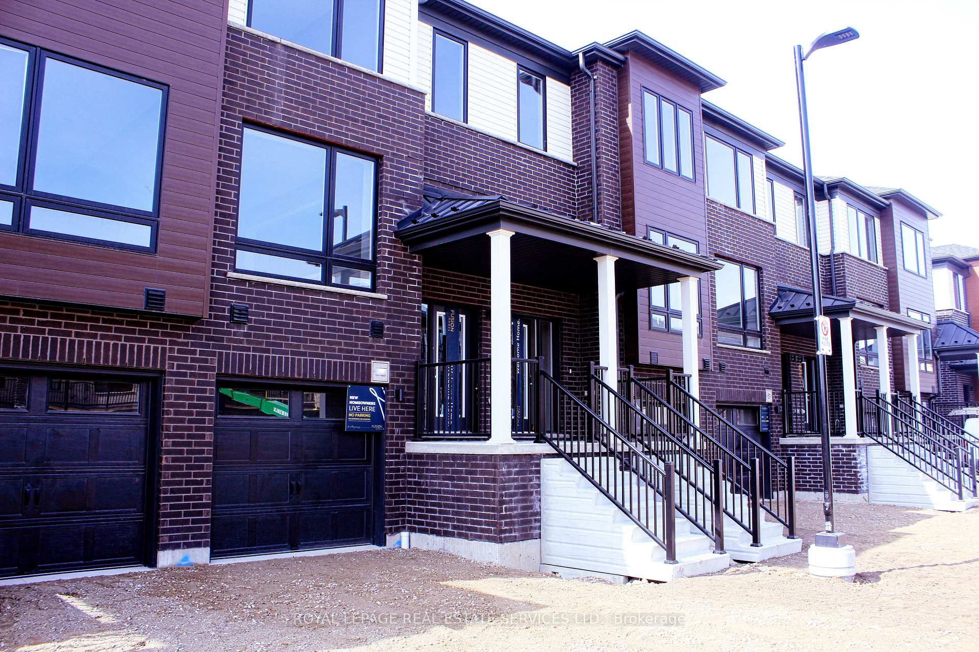 Photo 3 of 51 Arabella Drive, Guelph, Kortright East — HOMEH