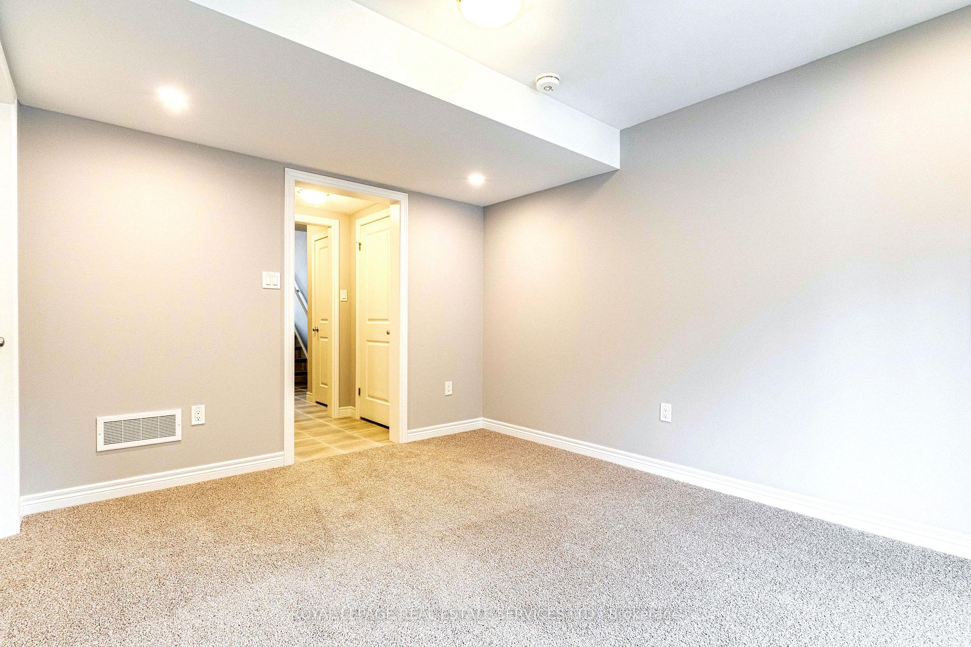 Photo 36 of 51 Arabella Drive, Guelph, Kortright East — HOMEH