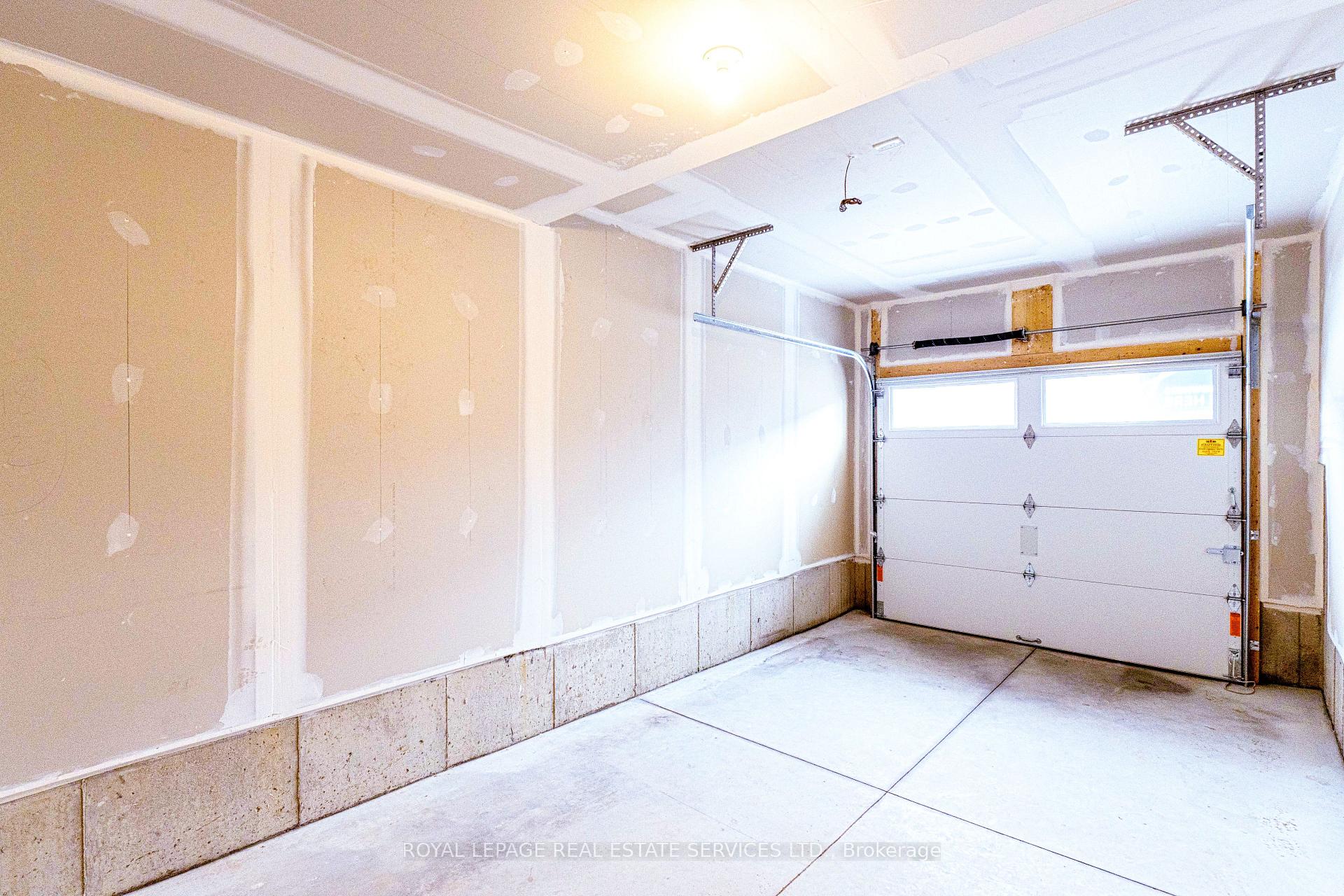 Photo 34 of 51 Arabella Drive, Guelph, Kortright East — HOMEH
