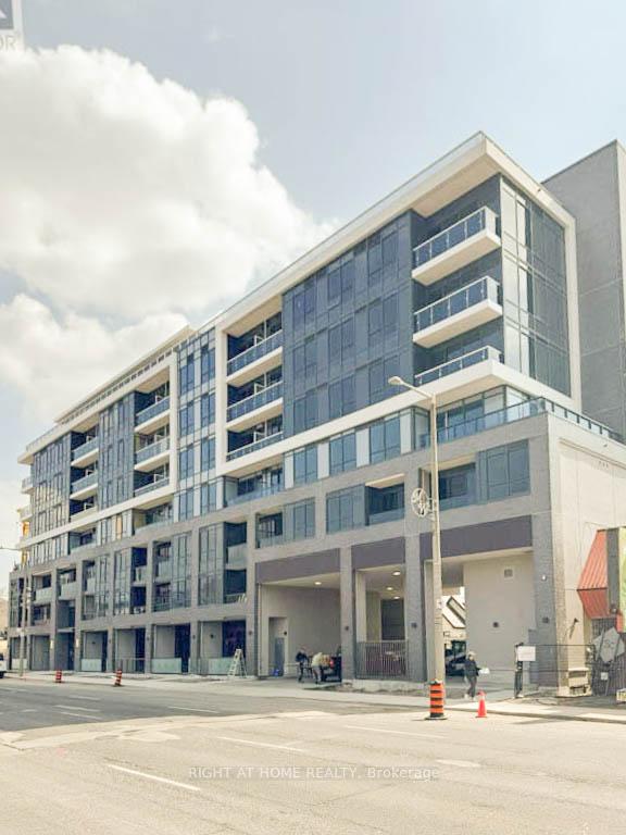 Front of Unit 620, 415 Main Street W