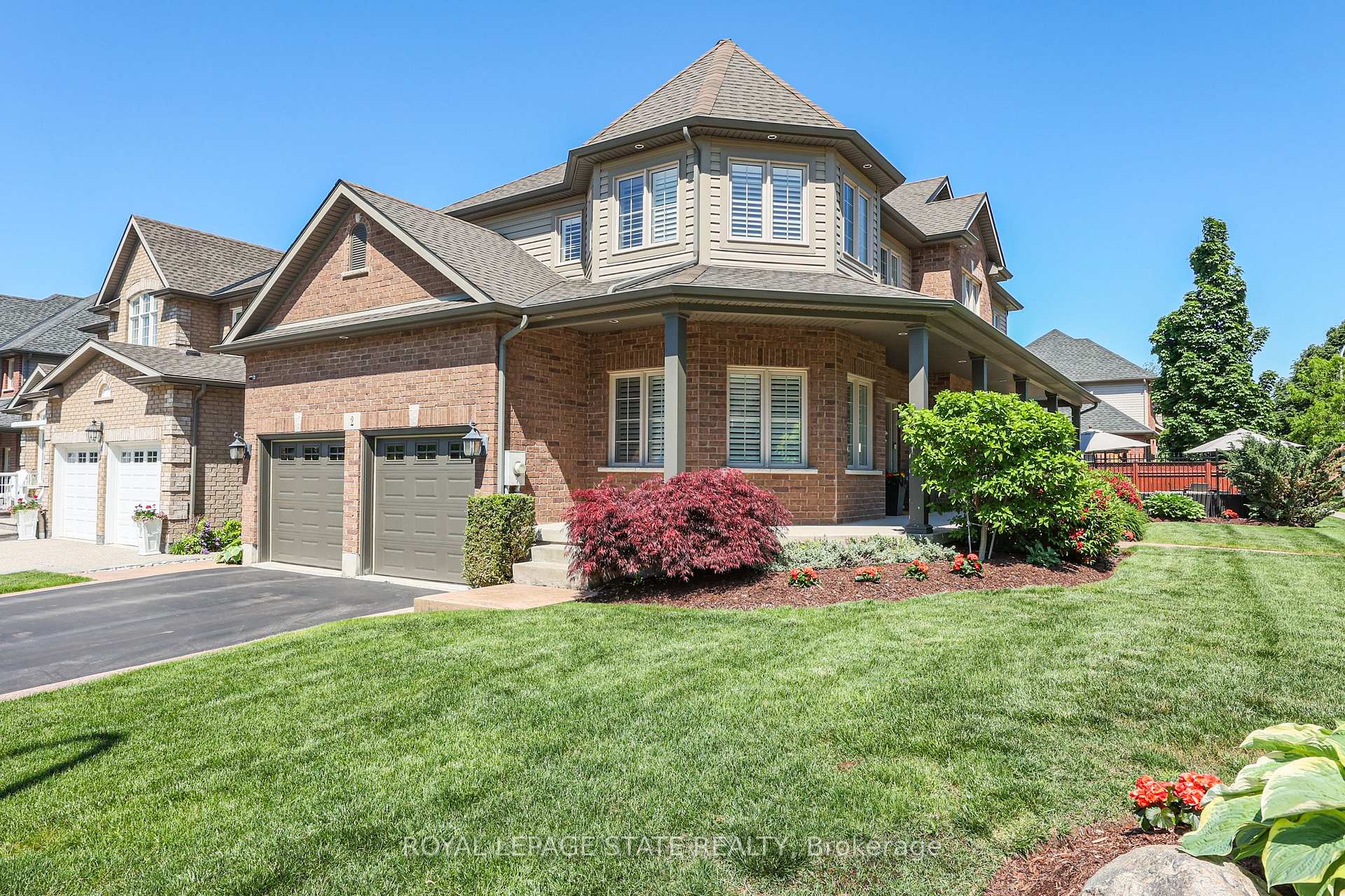 Photo 4 of 2 Hewitt Drive, Grimsby, Grimsby East — HOMEH