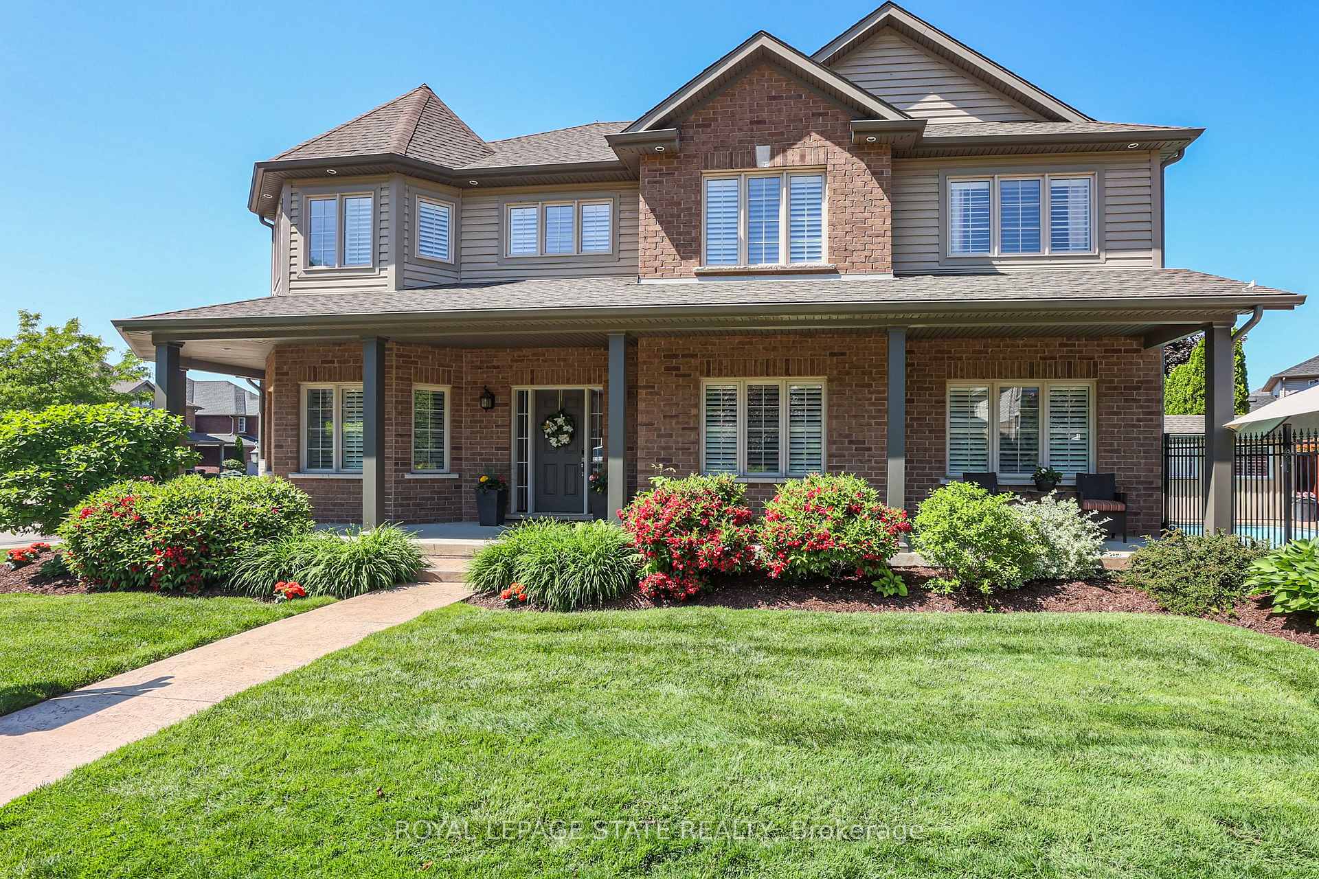 Photo 5 of 2 Hewitt Drive, Grimsby, Grimsby East — HOMEH