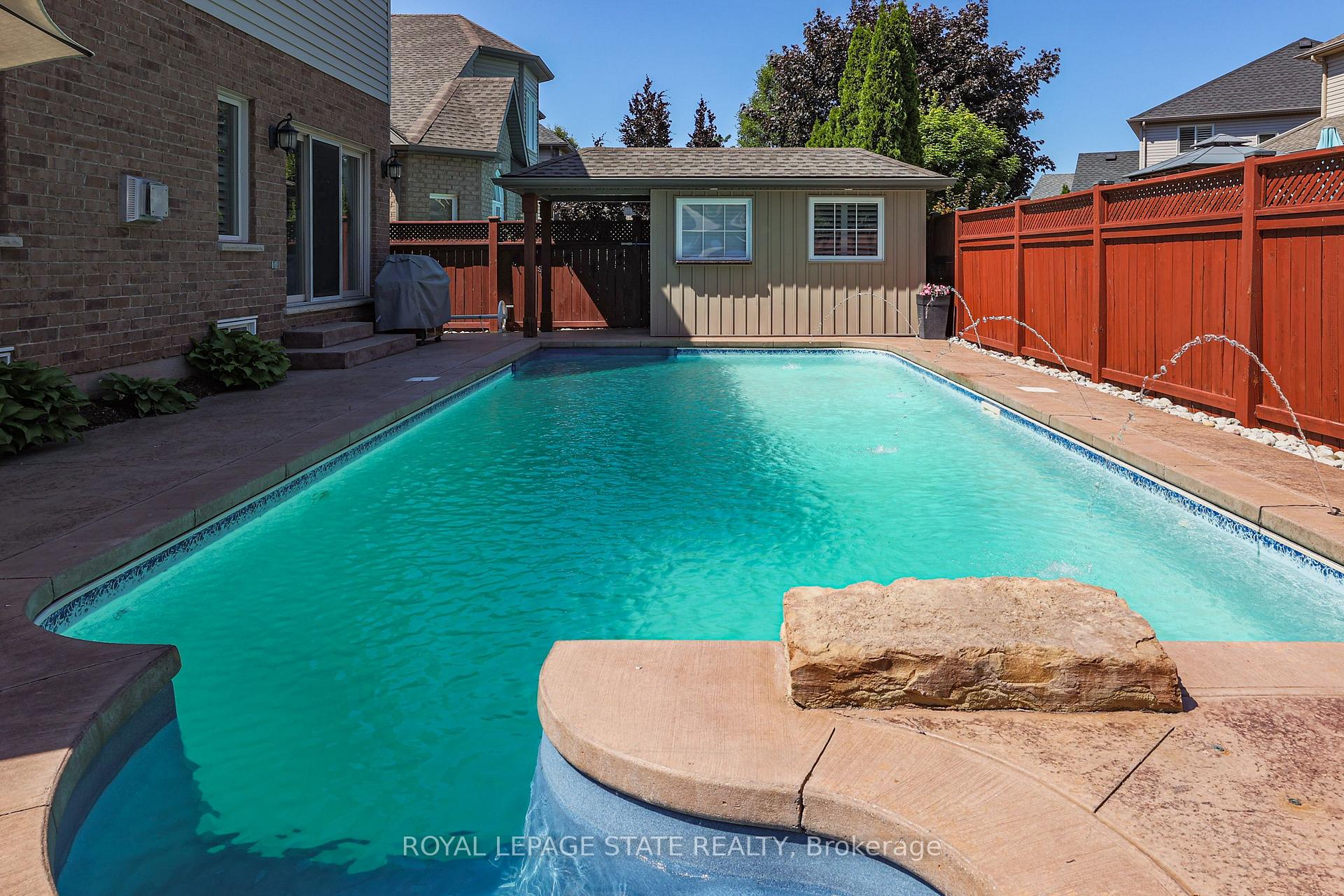 Photo 8 of 2 Hewitt Drive, Grimsby, Grimsby East — HOMEH