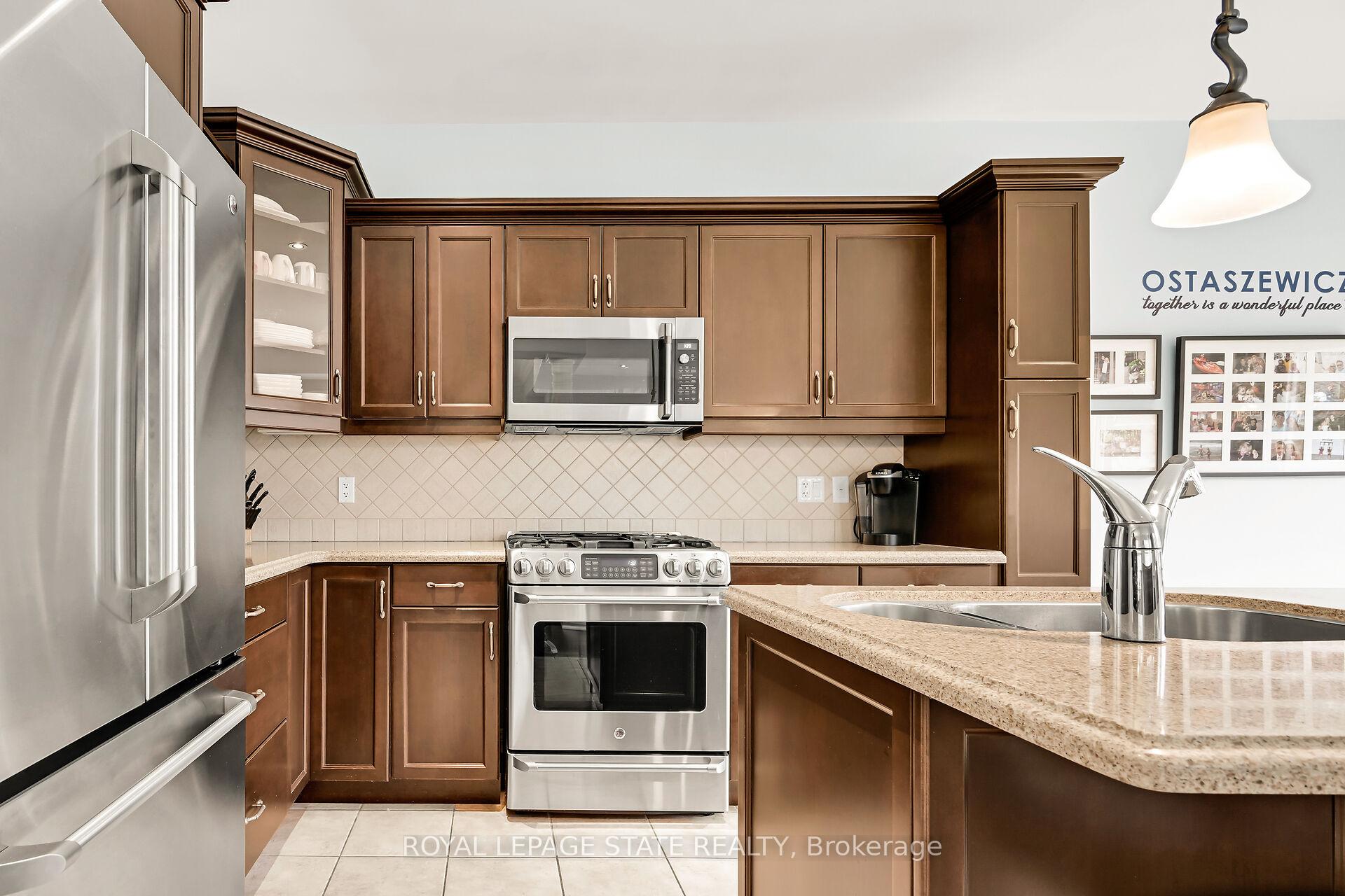 Photo 12 of 2 Hewitt Drive, Grimsby, Grimsby East — HOMEH