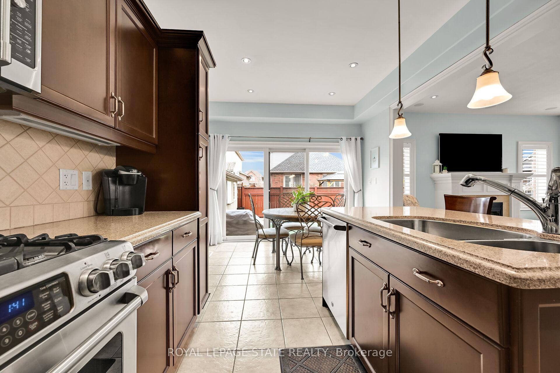 Photo 17 of 2 Hewitt Drive, Grimsby, Grimsby East — HOMEH