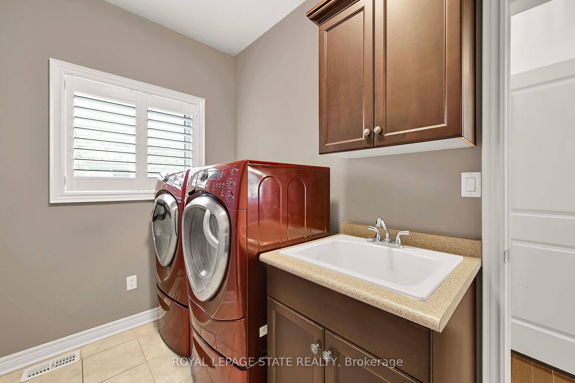 Photo 25 of 2 Hewitt Drive, Grimsby, Grimsby East — HOMEH