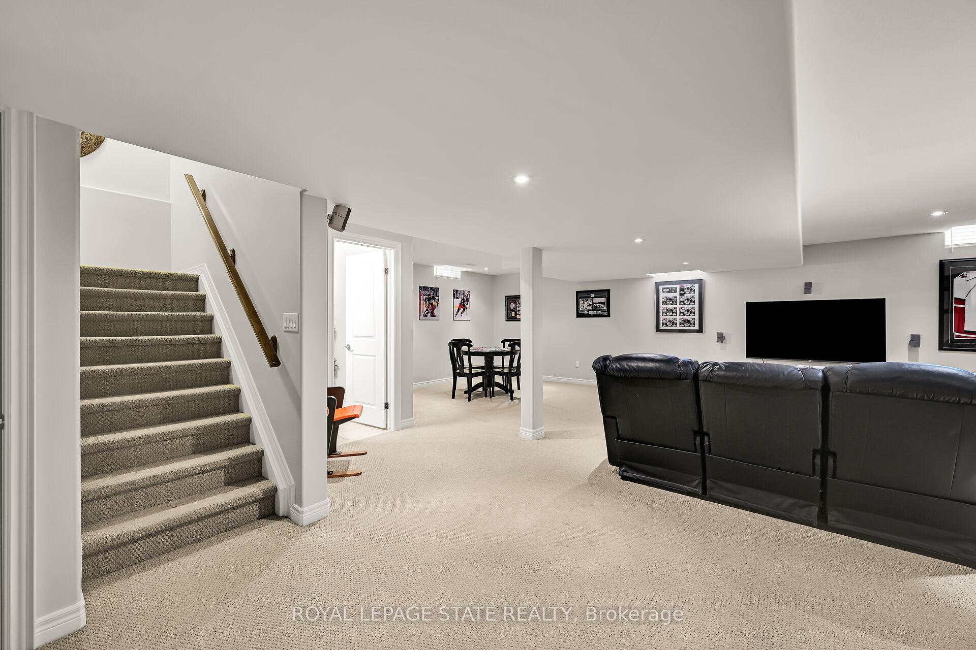 Photo 40 of 2 Hewitt Drive, Grimsby, Grimsby East — HOMEH