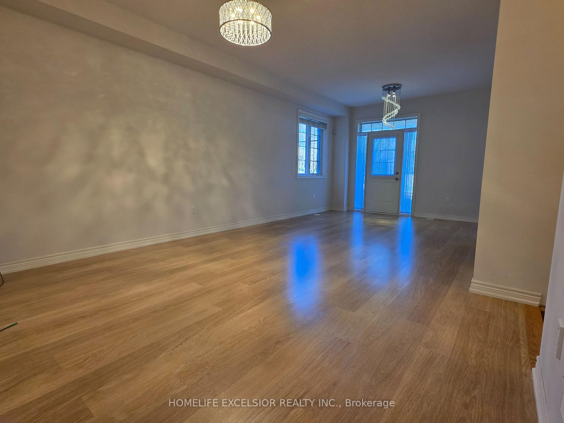 Photo 7 of 140 Roy Grove Way, Markham, Greensborough — HOMEH