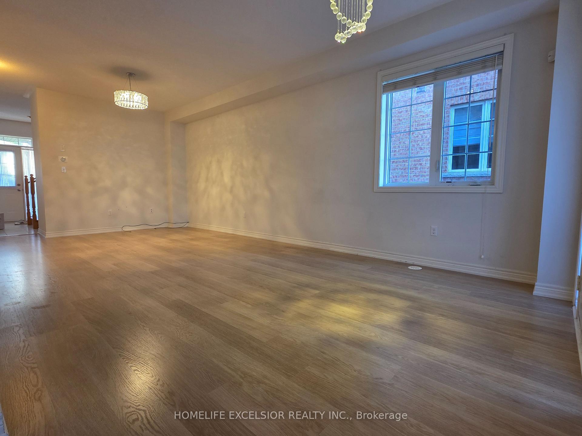 Photo 2 of 140 Roy Grove Way, Markham, Greensborough — HOMEH