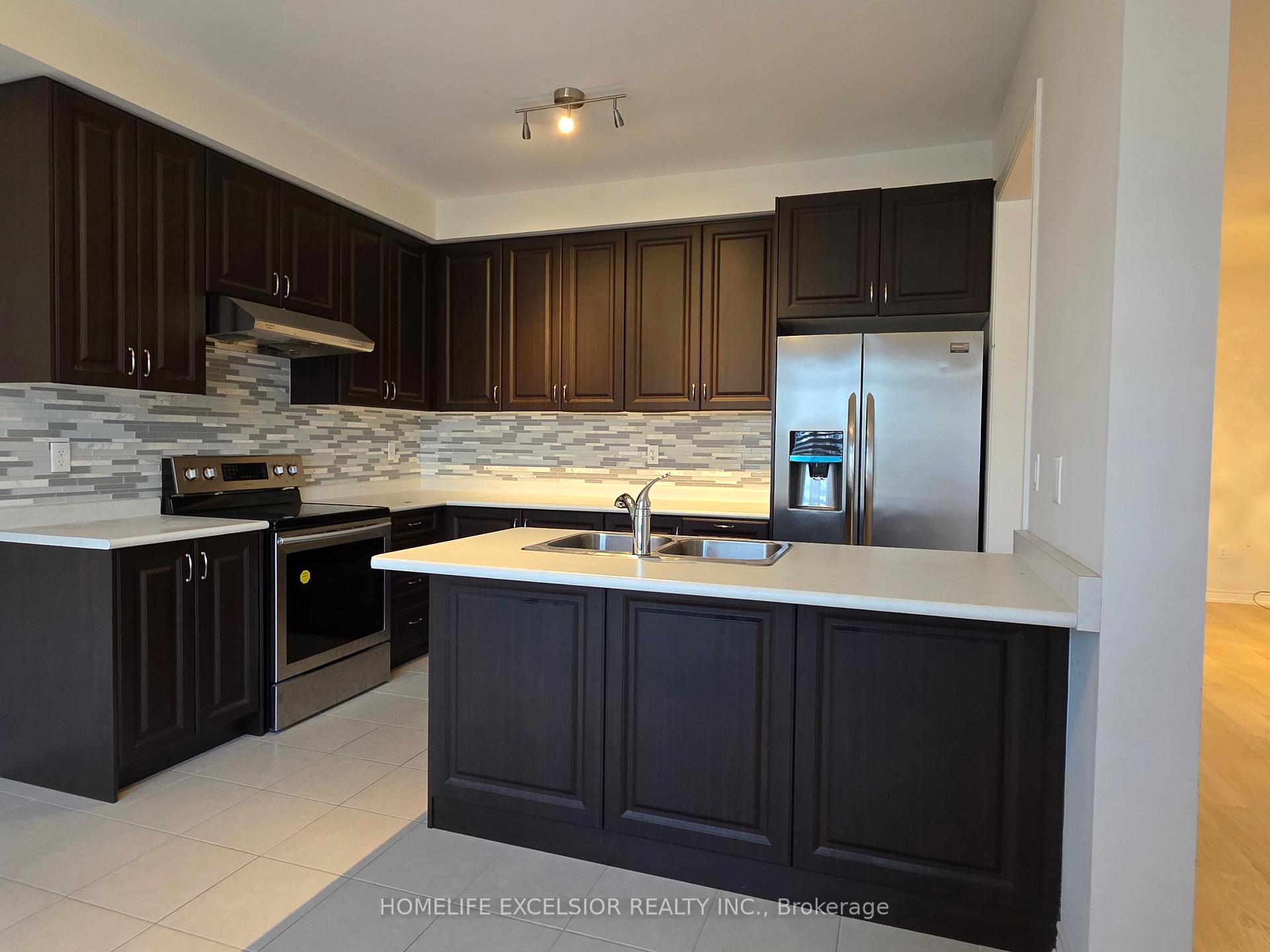 Photo 4 of 140 Roy Grove Way, Markham, Greensborough — HOMEH