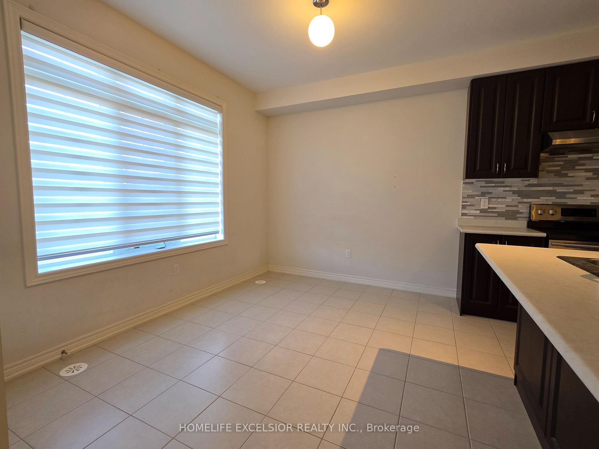 Photo 8 of 140 Roy Grove Way, Markham, Greensborough — HOMEH