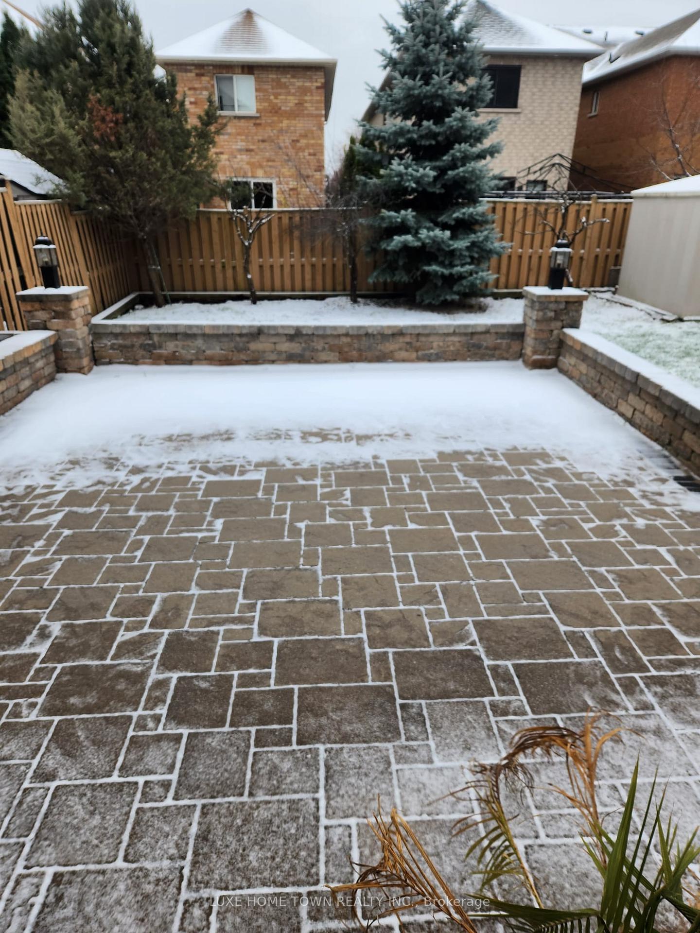 Photo 9 of 49 Queen Isabella(MAIN) Crescent, Vaughan, Vellore Village — HOMEH