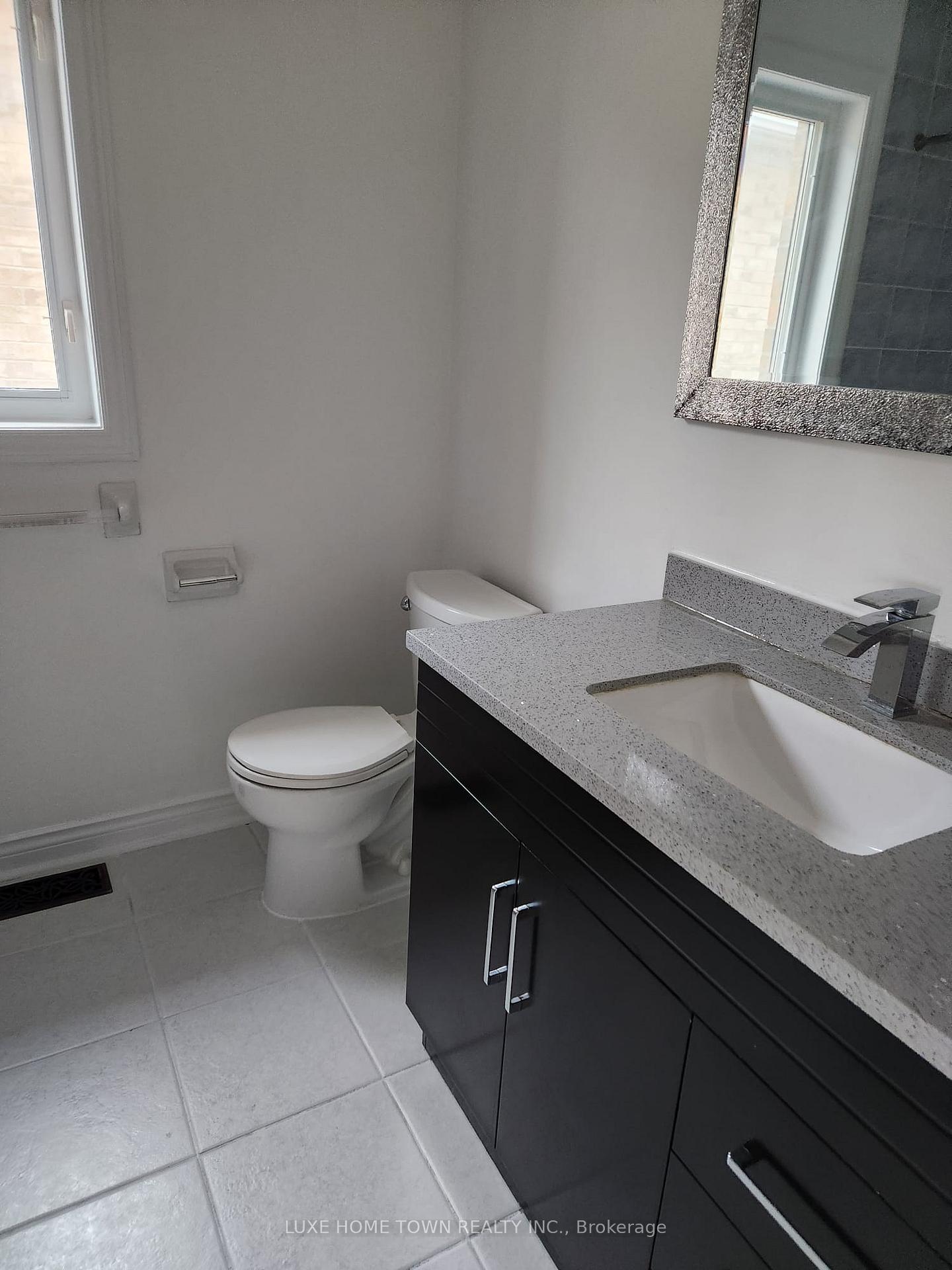 Photo 17 of 49 Queen Isabella(MAIN) Crescent, Vaughan, Vellore Village — HOMEH