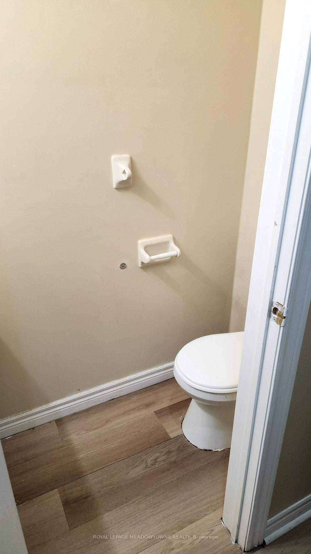 Photo 9 of 43 Devonsleigh Drive, Brampton, Fletcher's Meadow — HOMEH