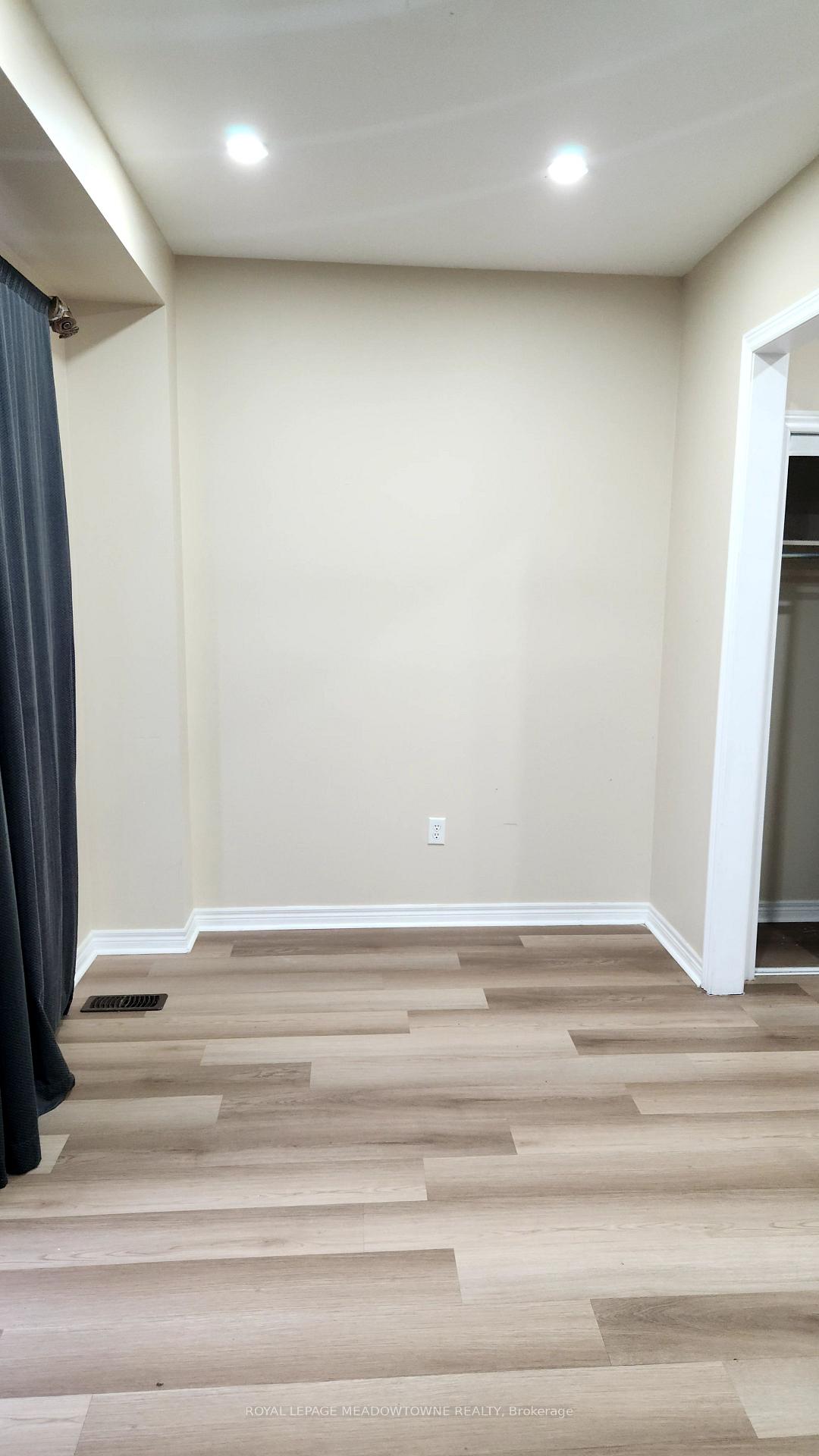 Photo 30 of 43 Devonsleigh Drive, Brampton, Fletcher's Meadow — HOMEH