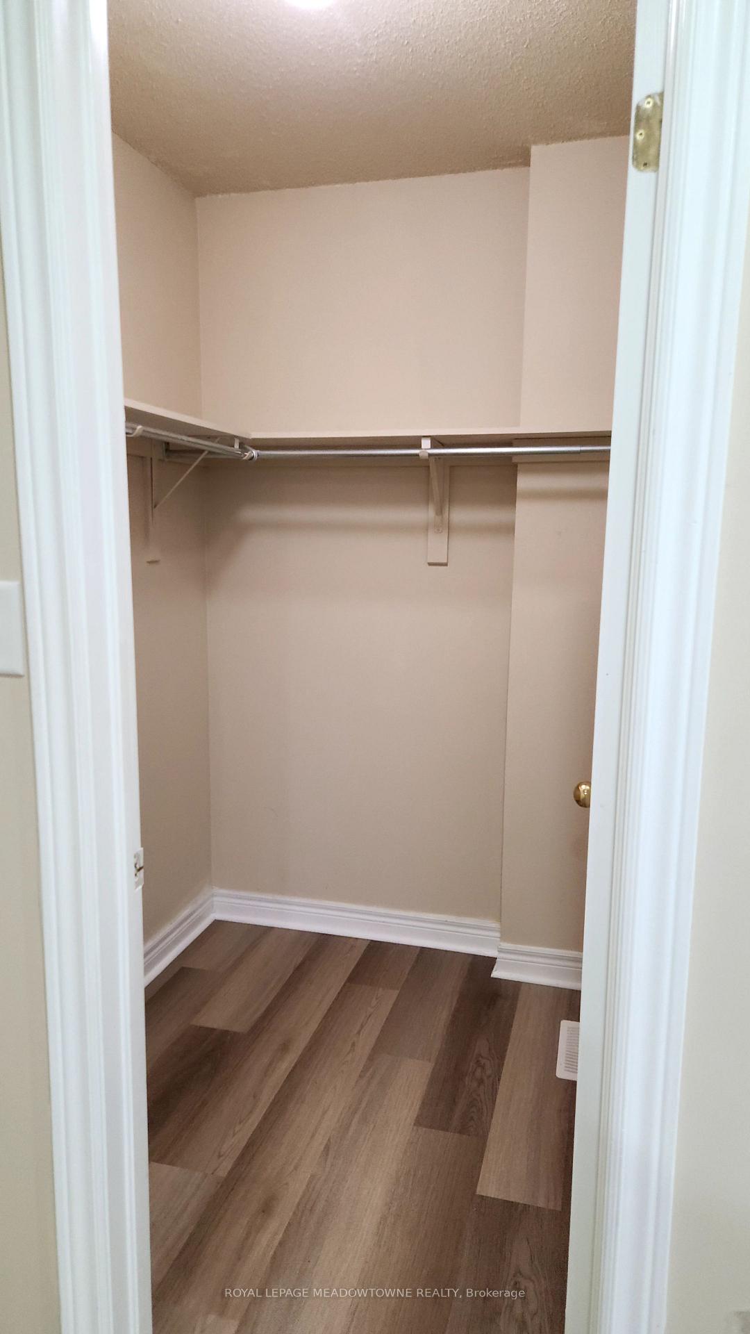 Photo 19 of 43 Devonsleigh Drive, Brampton, Fletcher's Meadow — HOMEH