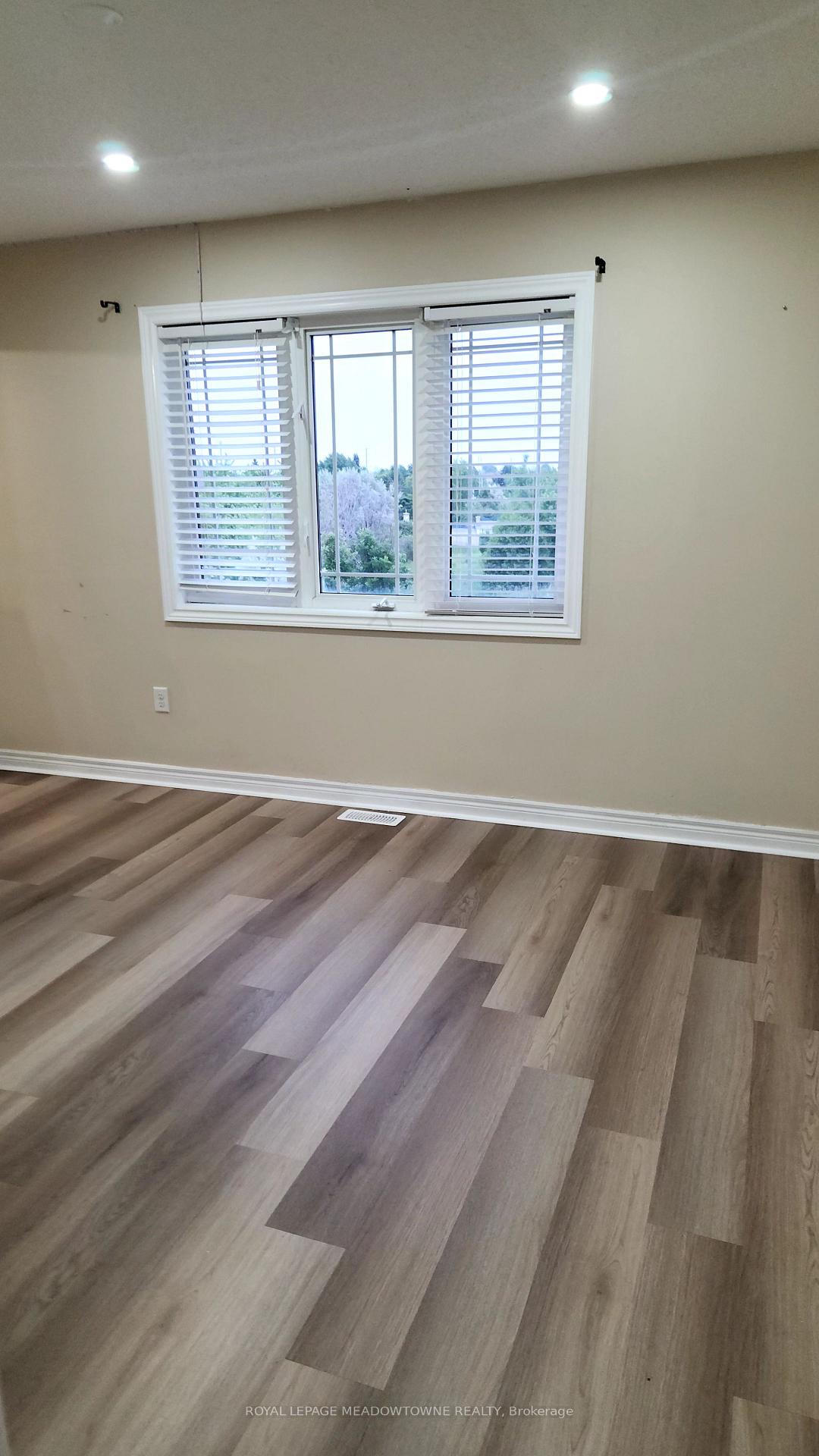 Photo 34 of 43 Devonsleigh Drive, Brampton, Fletcher's Meadow — HOMEH