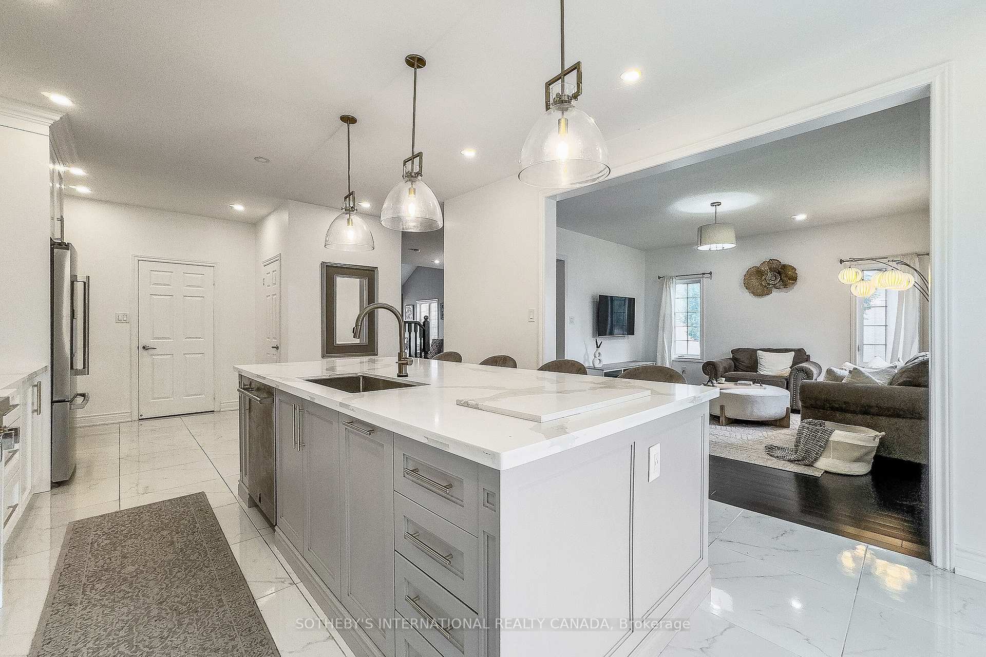 Photo 11 of 18 Harkness Drive, Whitby, Rolling Acres — HOMEH