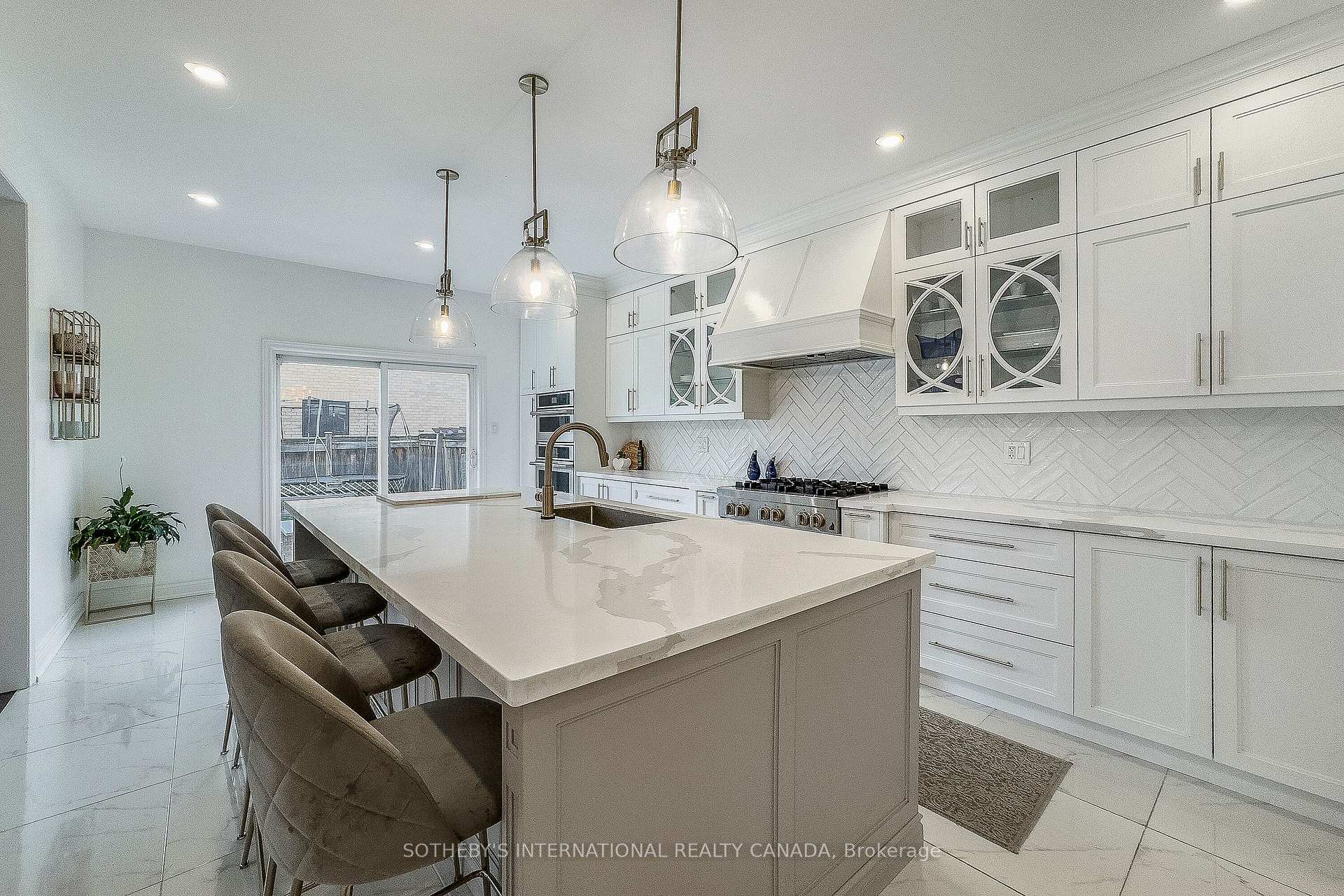 Photo 9 of 18 Harkness Drive, Whitby, Rolling Acres — HOMEH