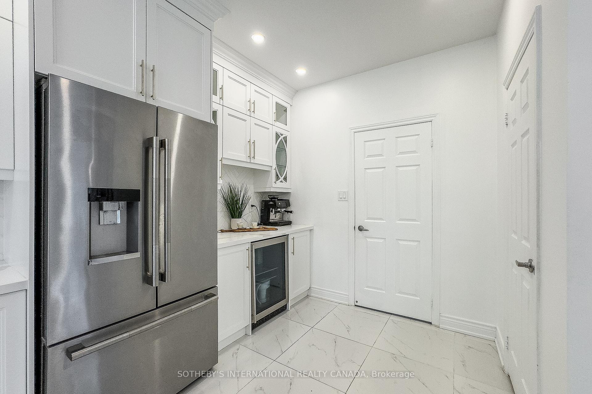 Photo 6 of 18 Harkness Drive, Whitby, Rolling Acres — HOMEH