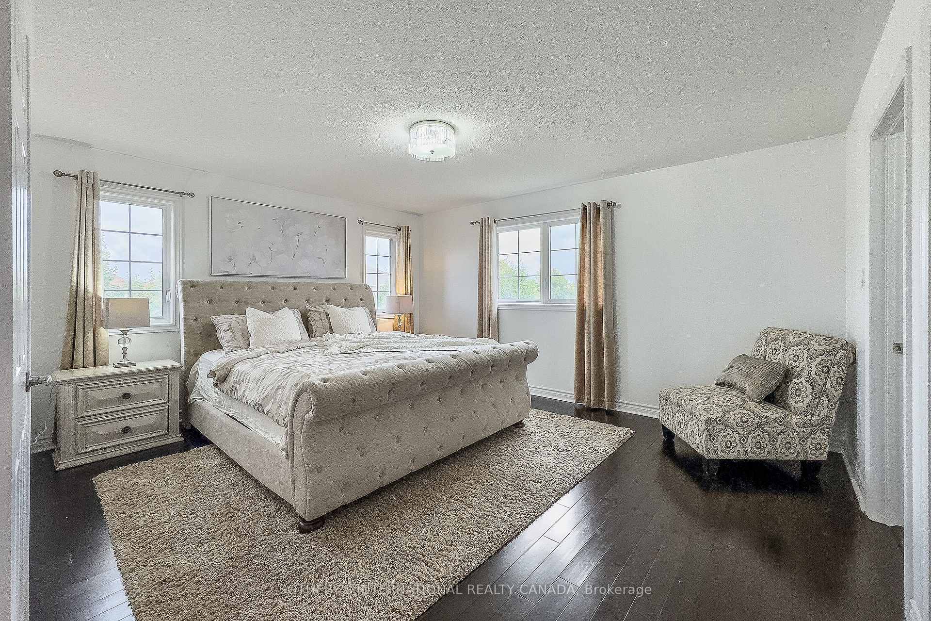 Photo 13 of 18 Harkness Drive, Whitby, Rolling Acres — HOMEH