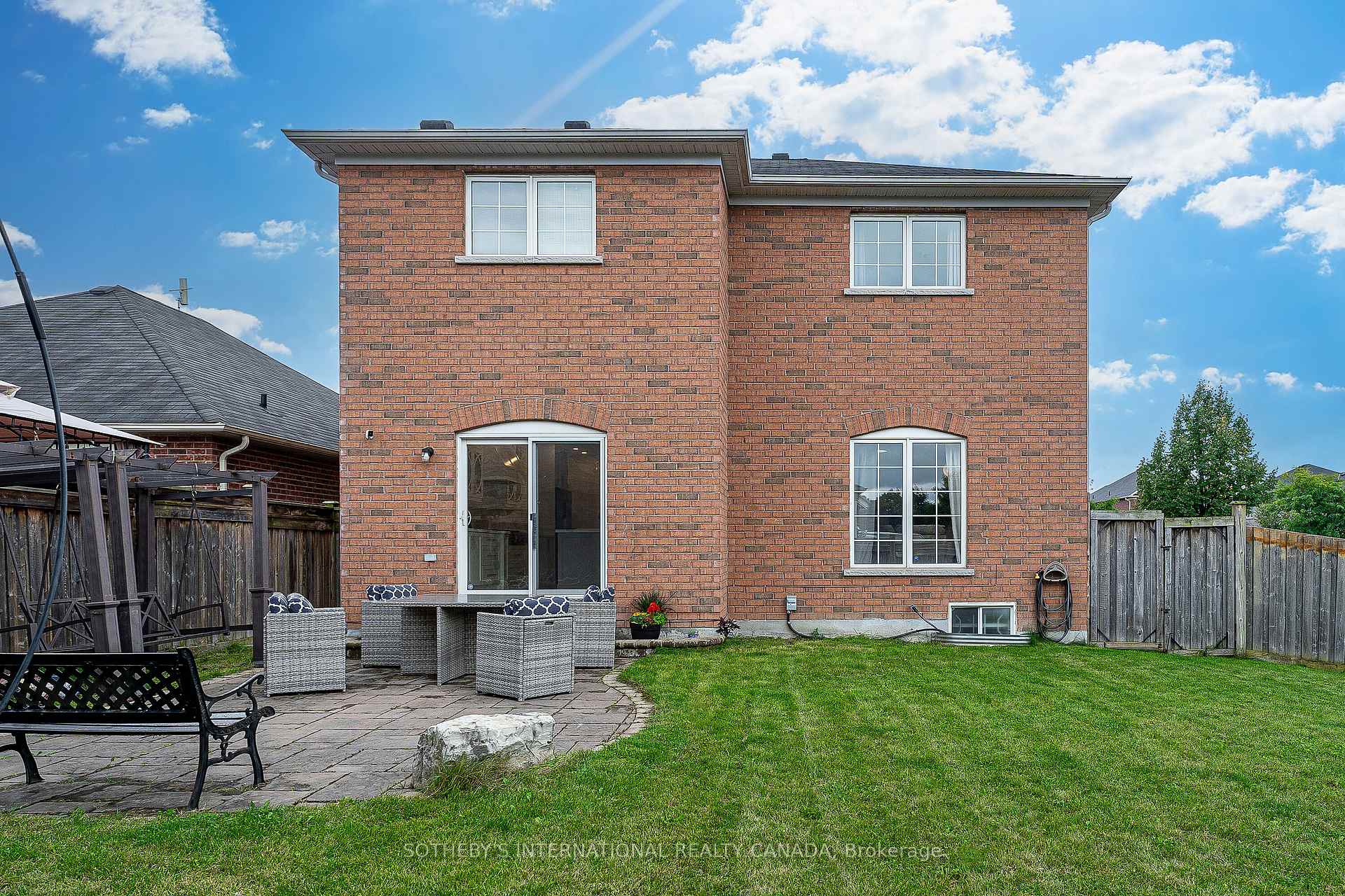 Photo 27 of 18 Harkness Drive, Whitby, Rolling Acres — HOMEH
