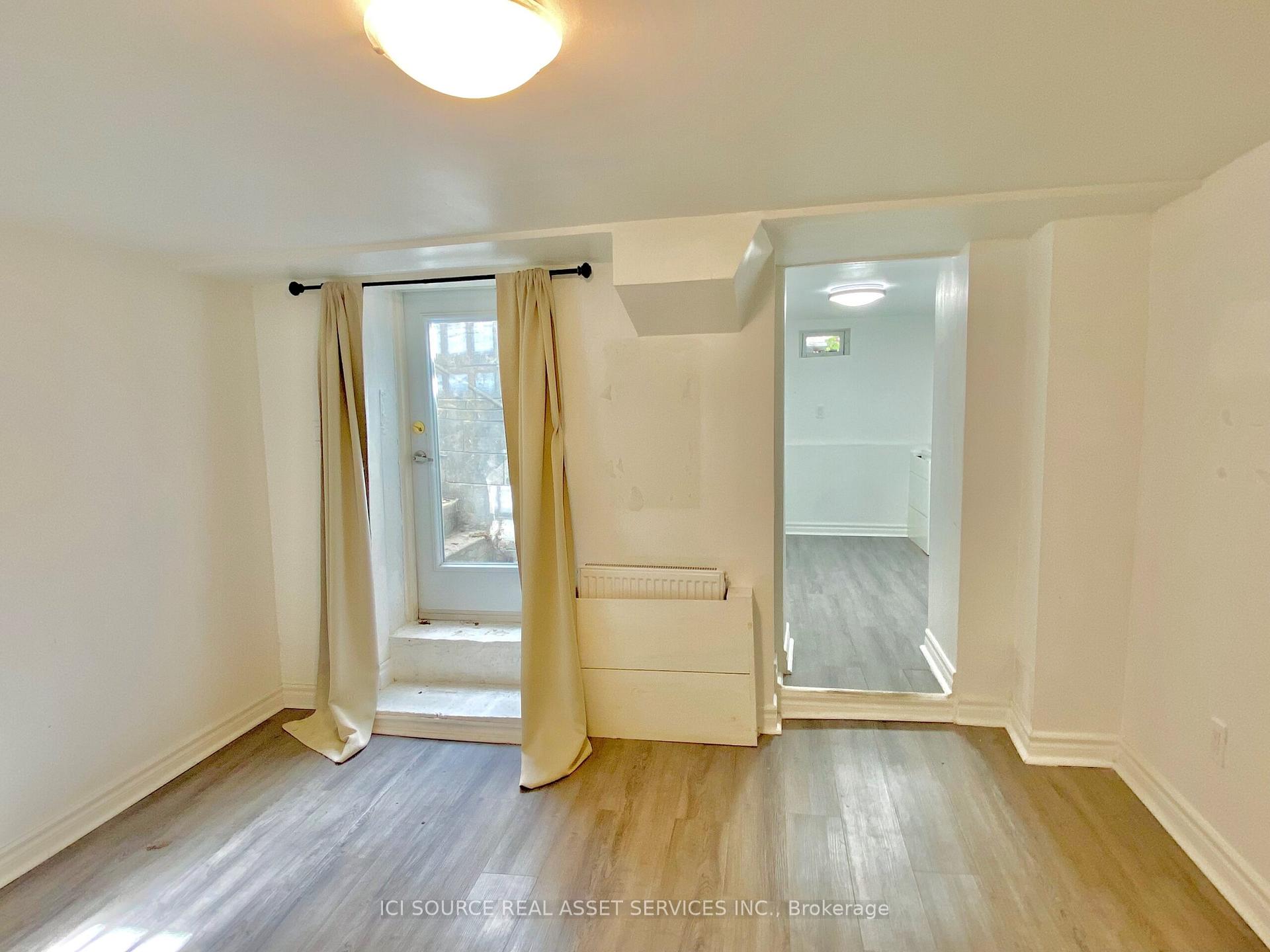 Photo 3 of Unit 3, 182 Clinton Street, Toronto, Palmerston-Little Italy — HOMEH